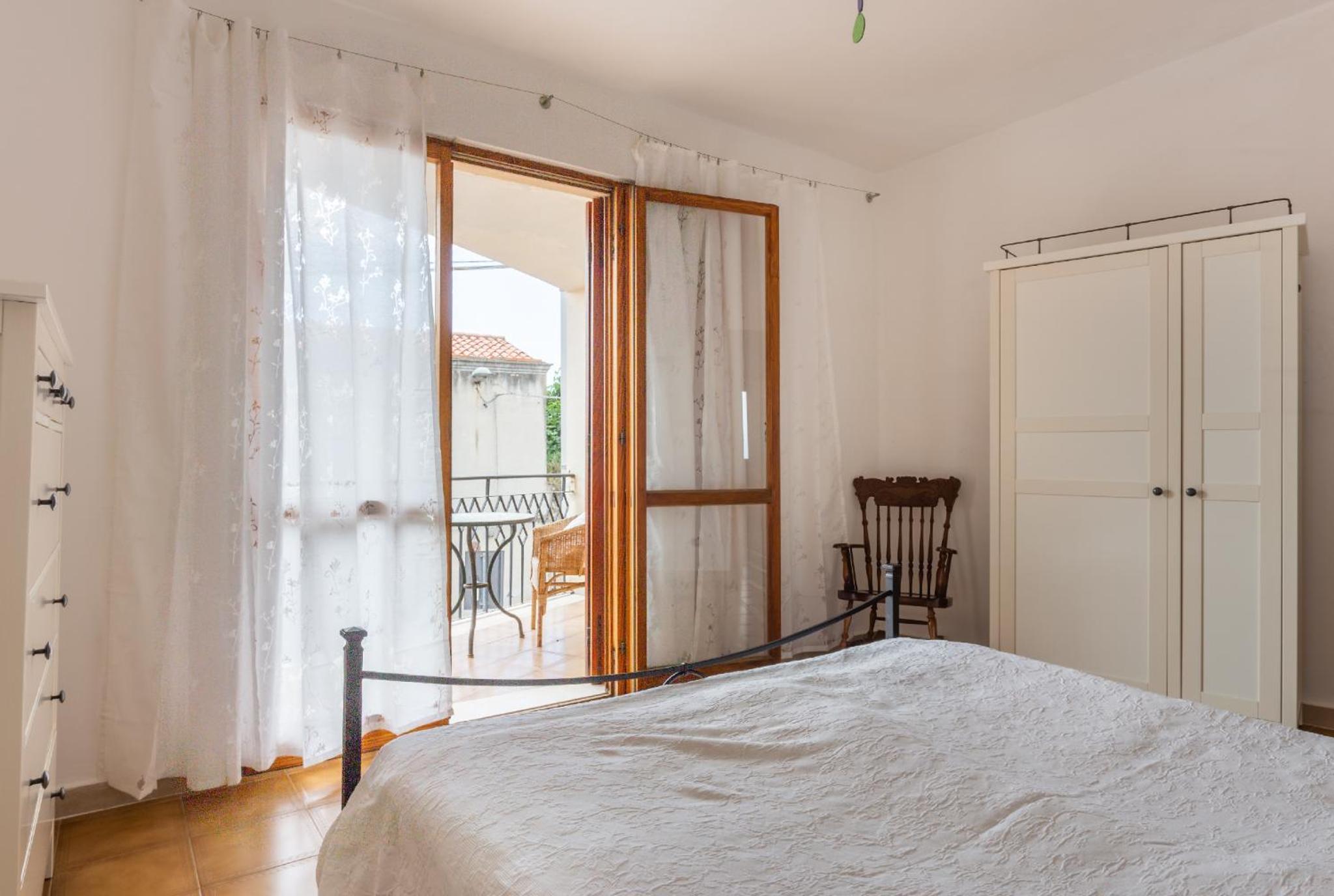 Three-Bedroom House - Photo 9