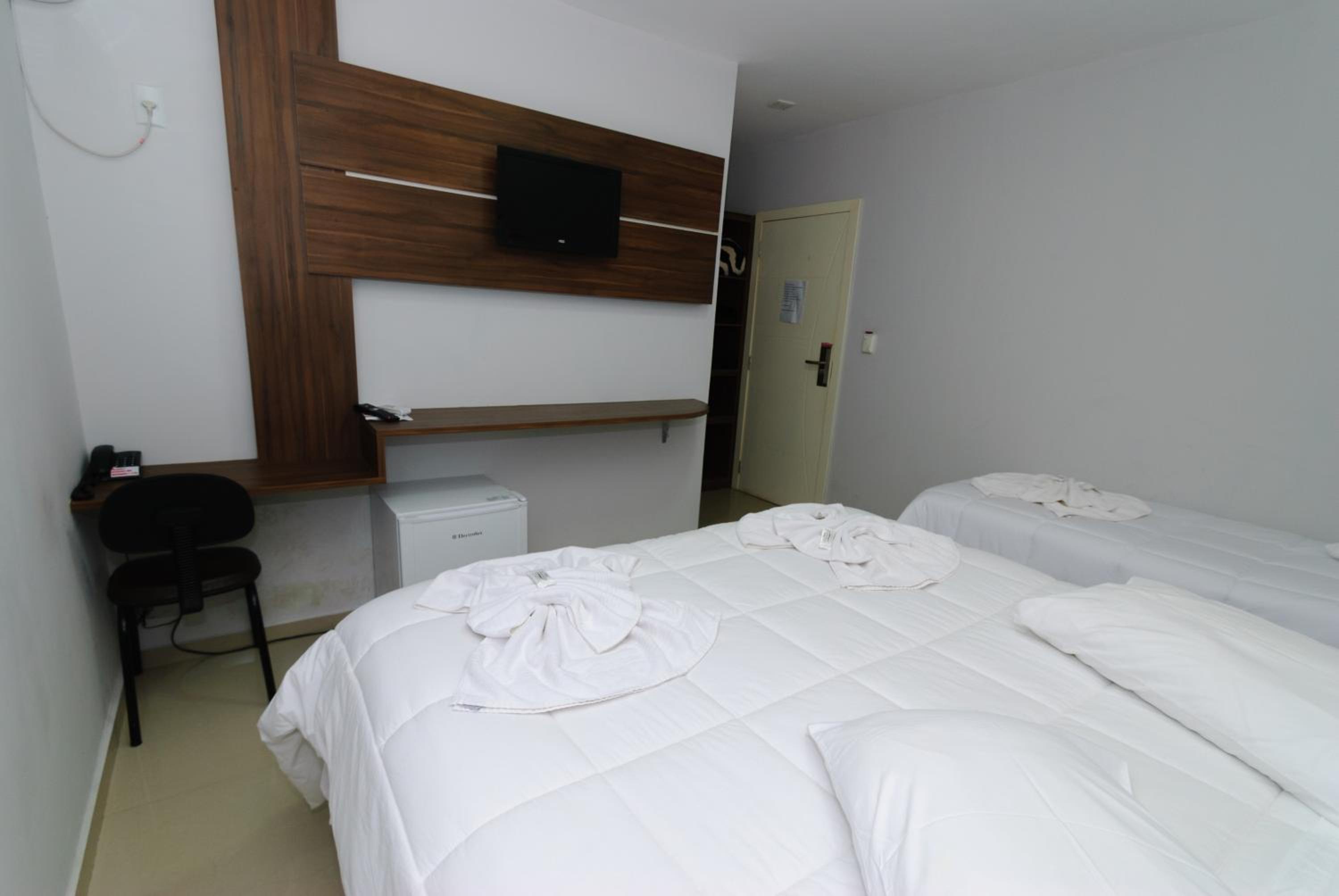Deluxe Double Room (2 Adults + 1 Child)