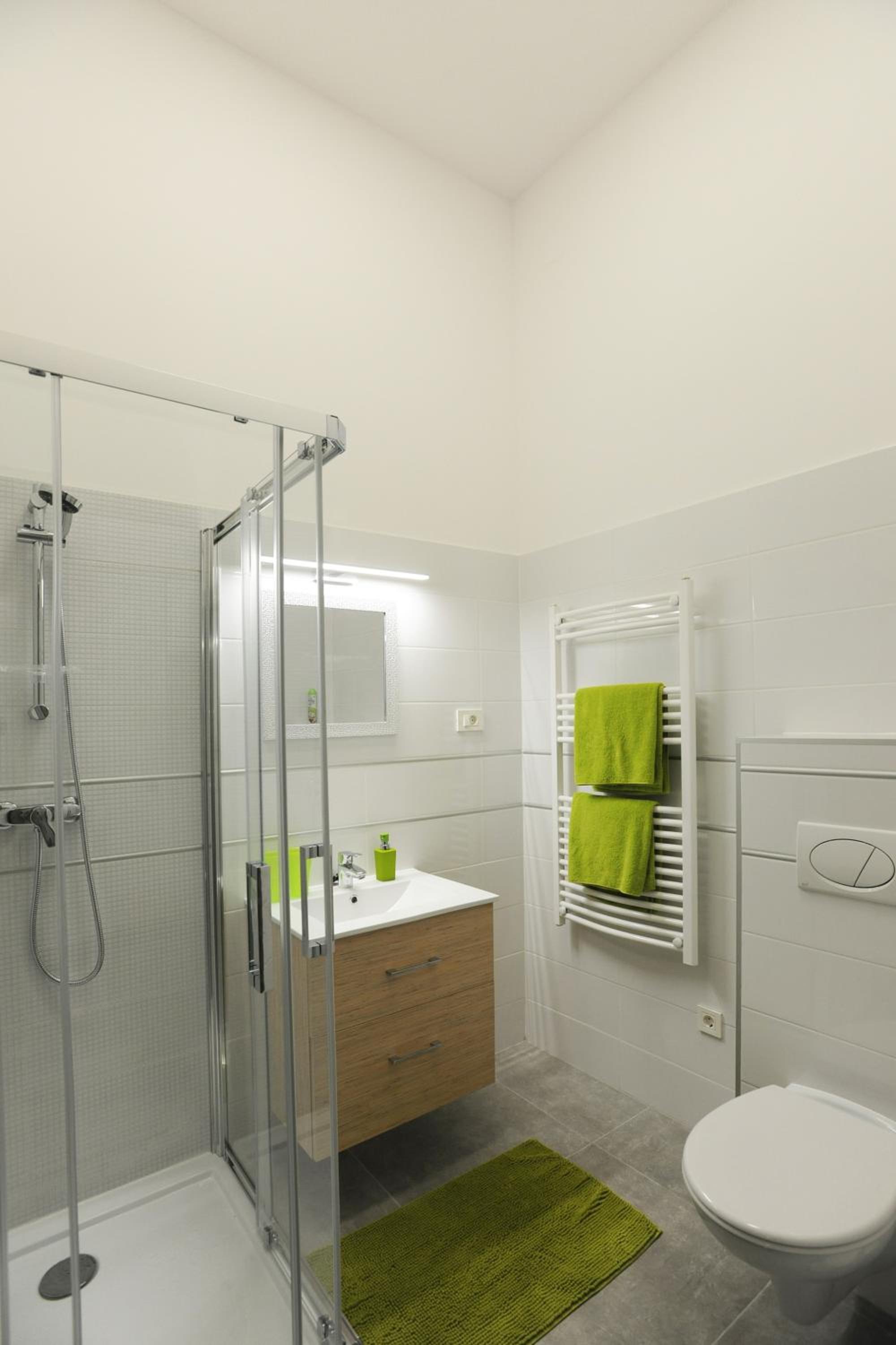 Studio Apartment - Photo 15