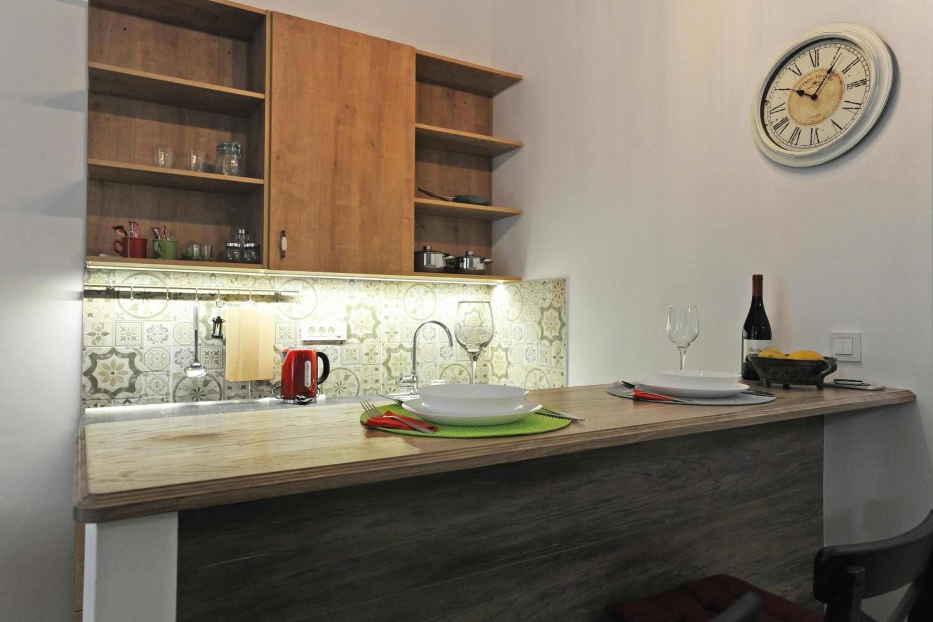Studio Apartment - Photo 16