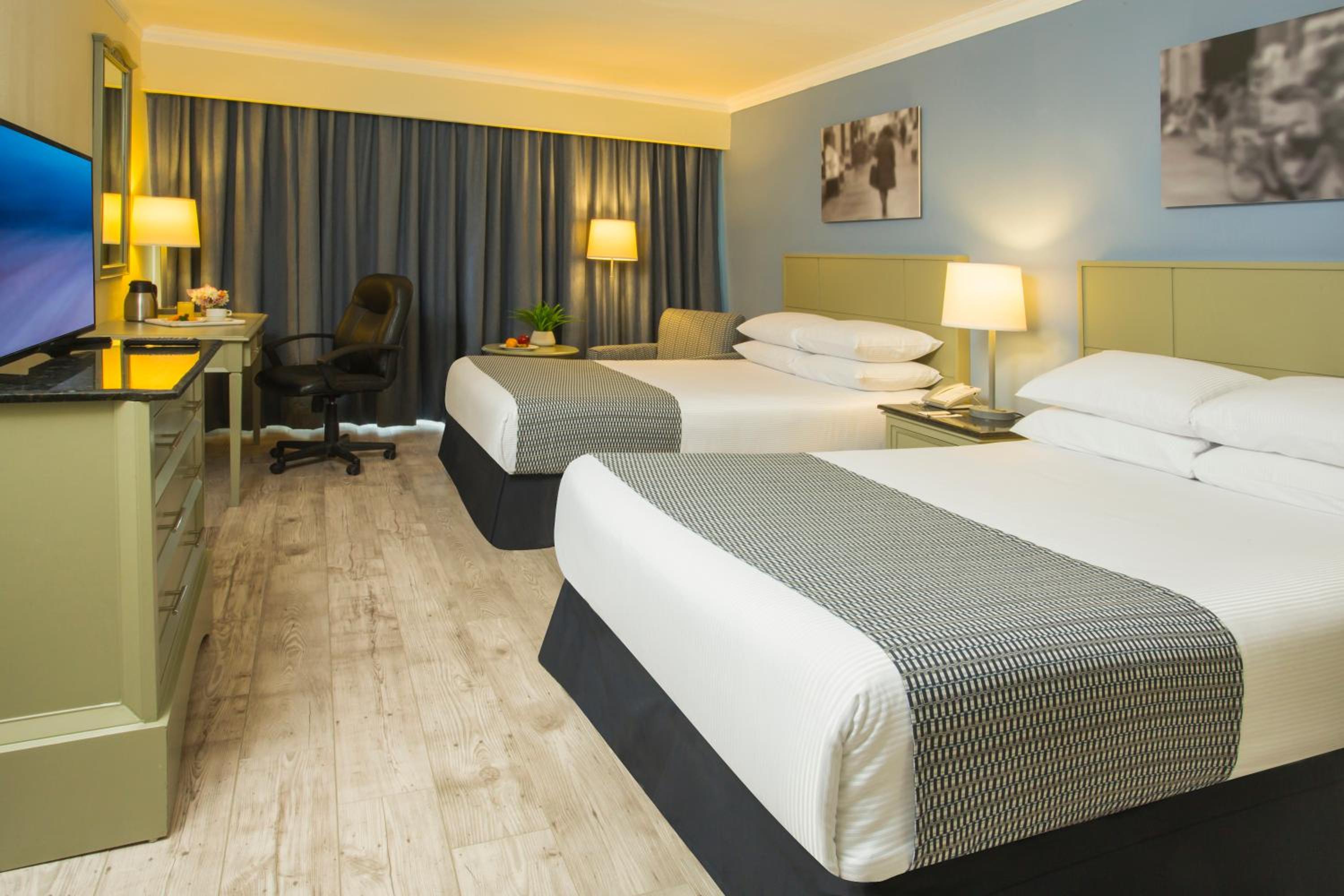 Standard Double Room with Two Double Beds - Photo 1