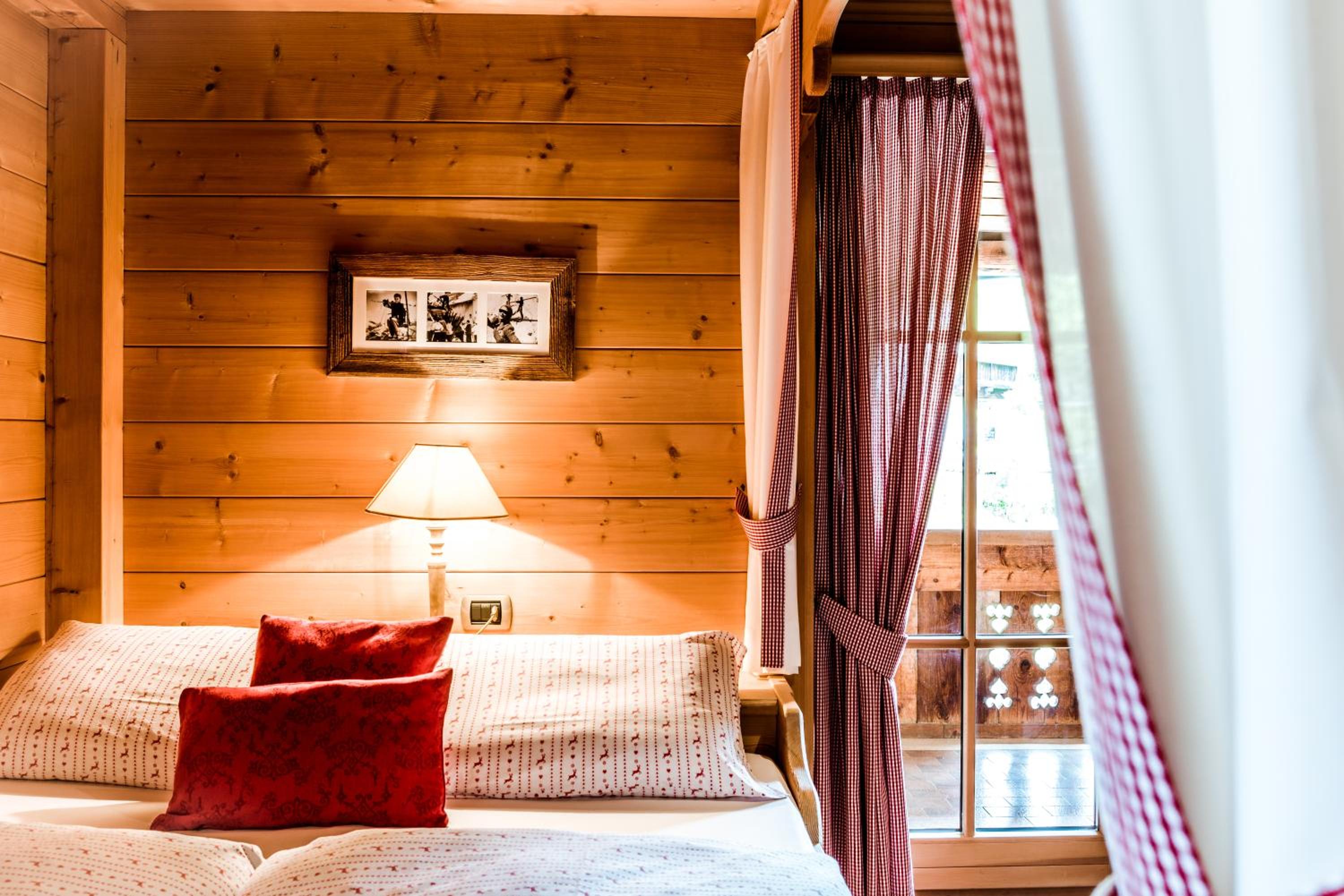 Deluxe Double Room with Balcony photo 2