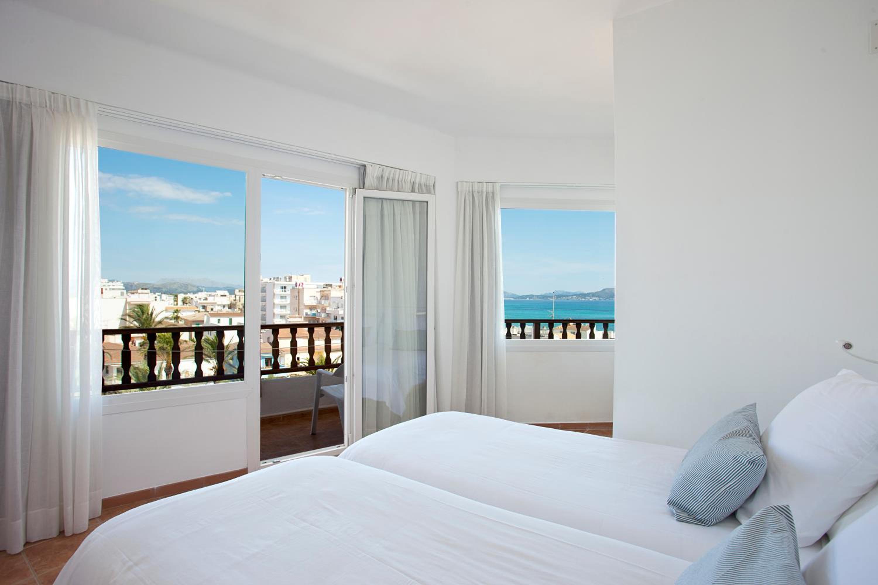 Twin Room - Photo 2