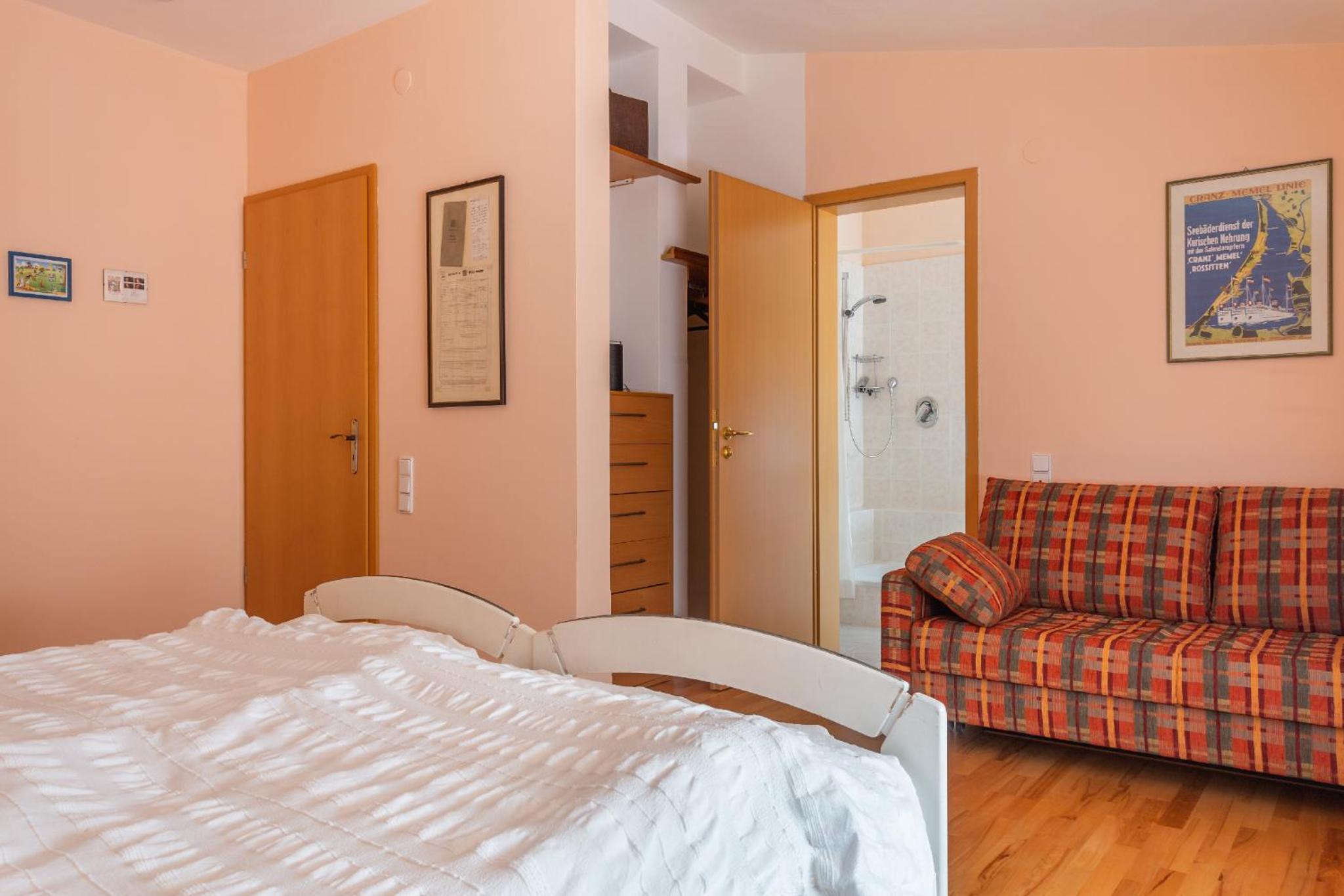 Five-Bedroom House - Photo 11