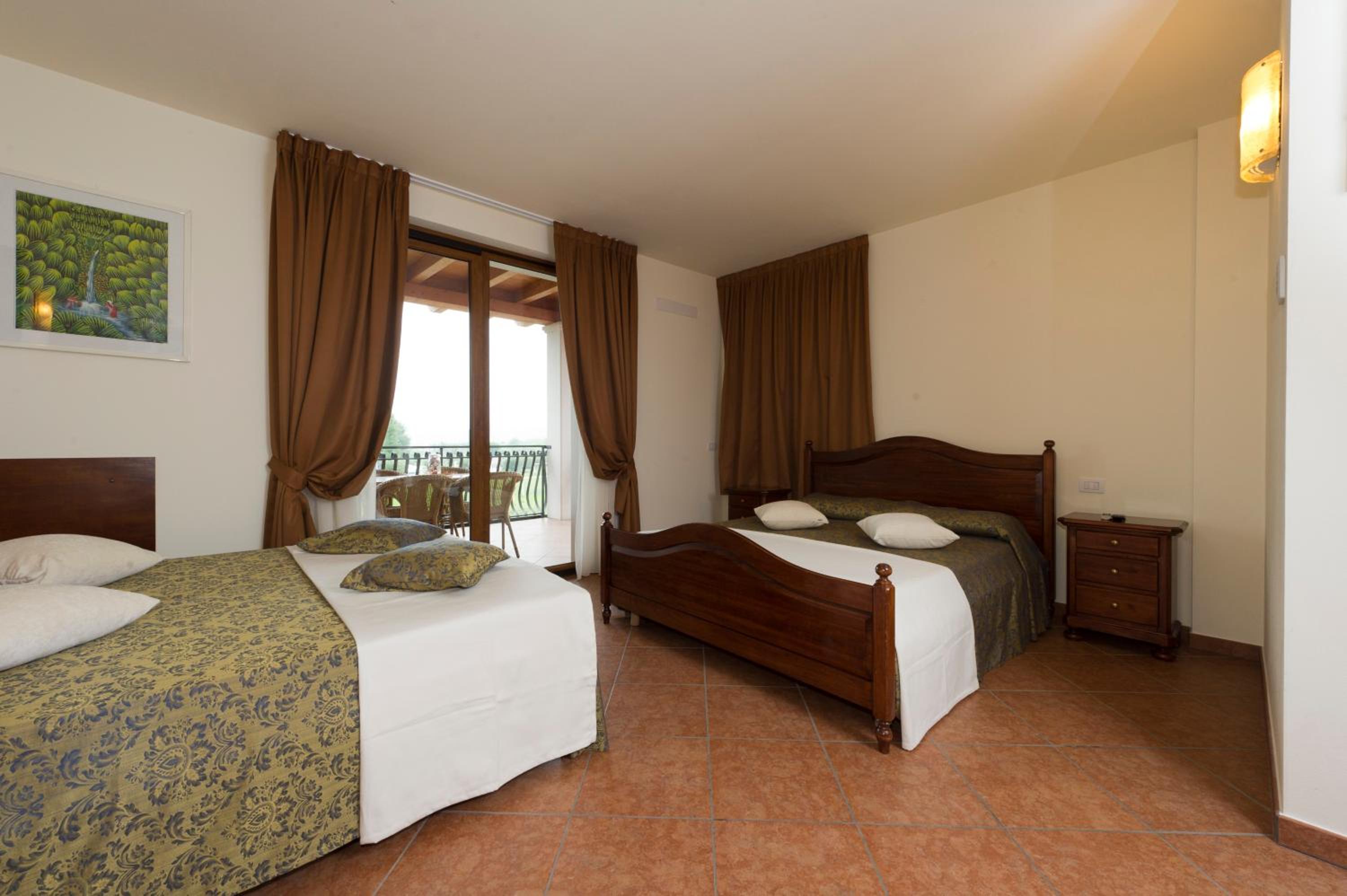 Studio Apartment (4 Adults)