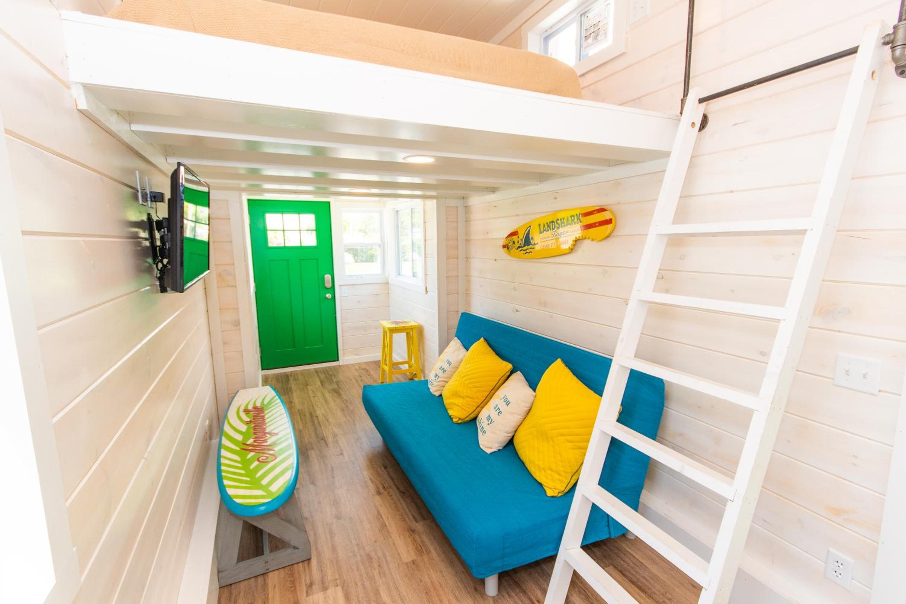 Tiny House - Green Lifeguard Stand  photo 3