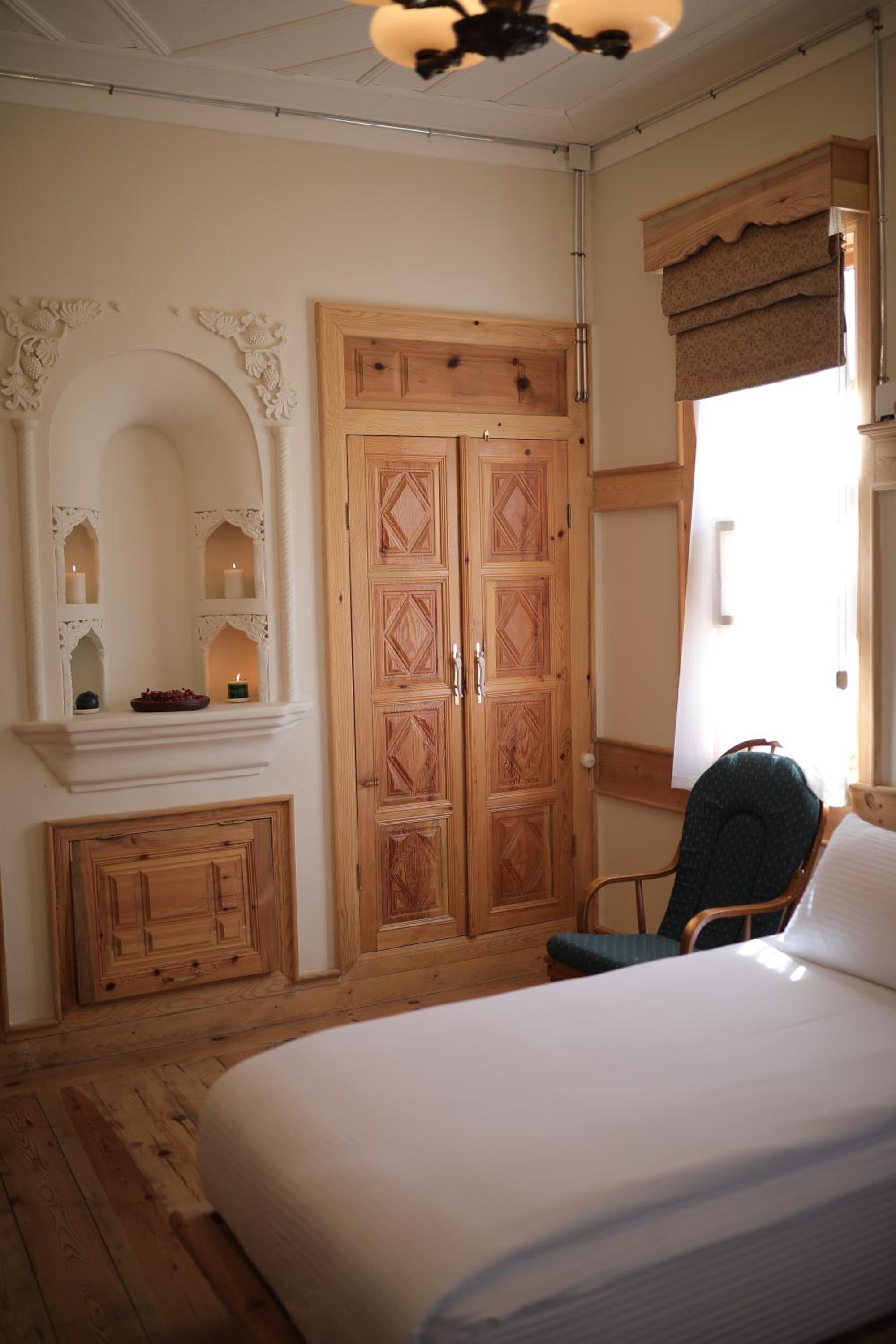 Double or Twin Room - Photo 9