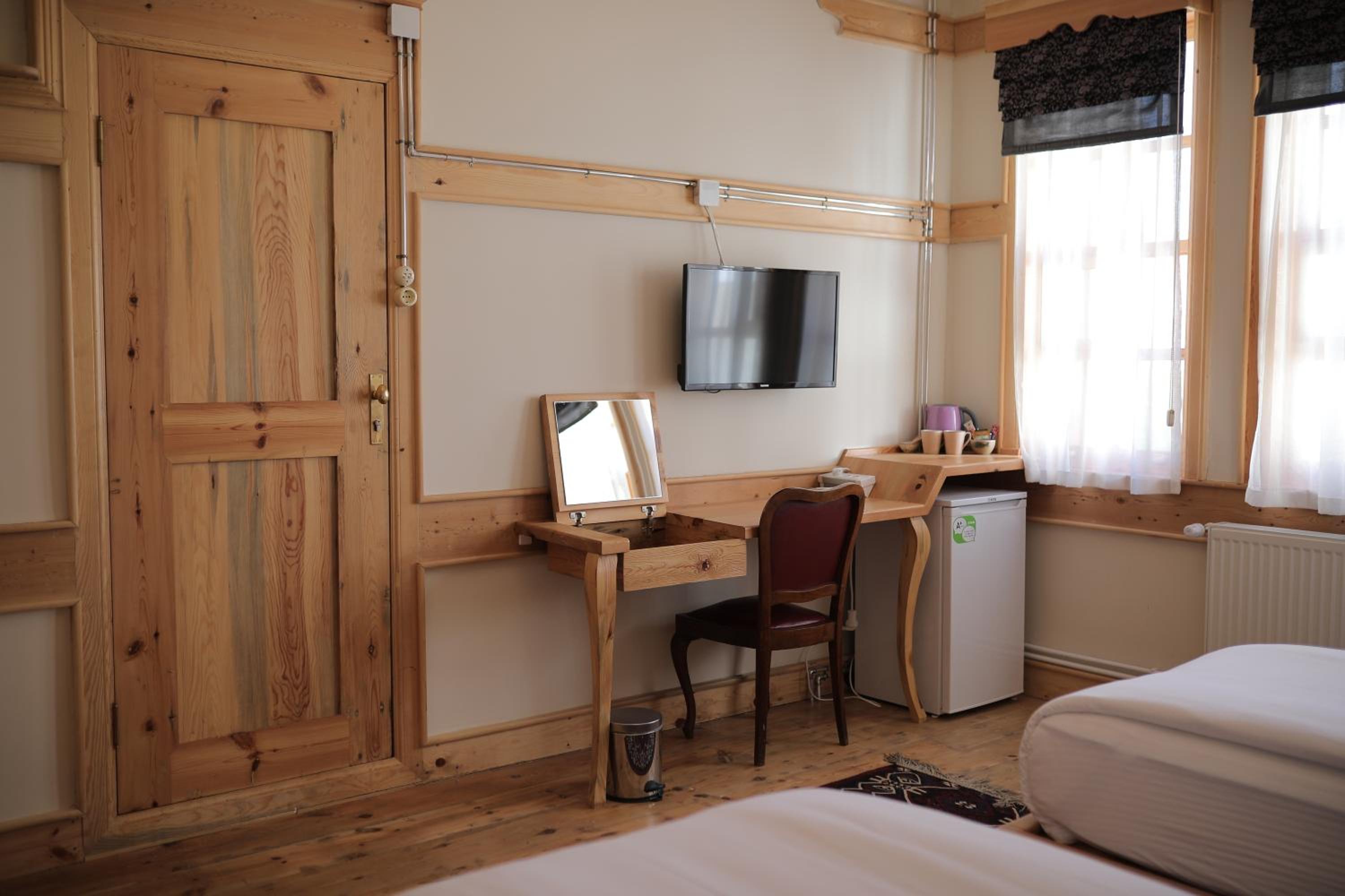 Double or Twin Room - Photo 6