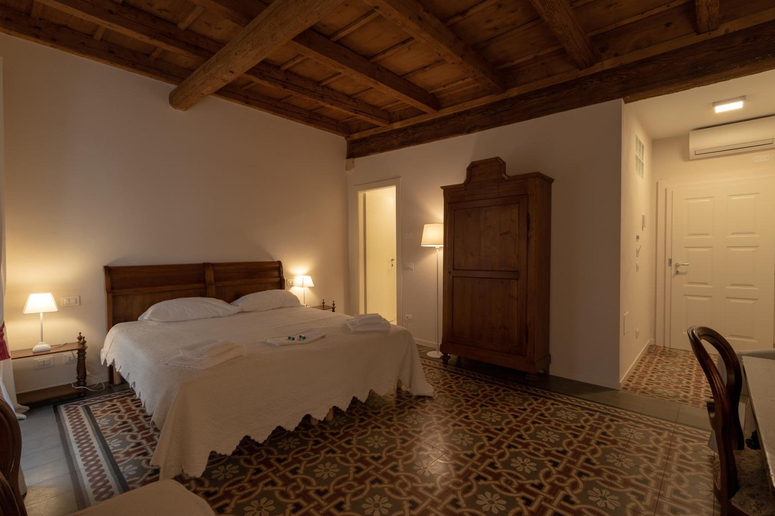 One-Bedroom Apartment with Balcony - Via Cappello 29 - Photo 16