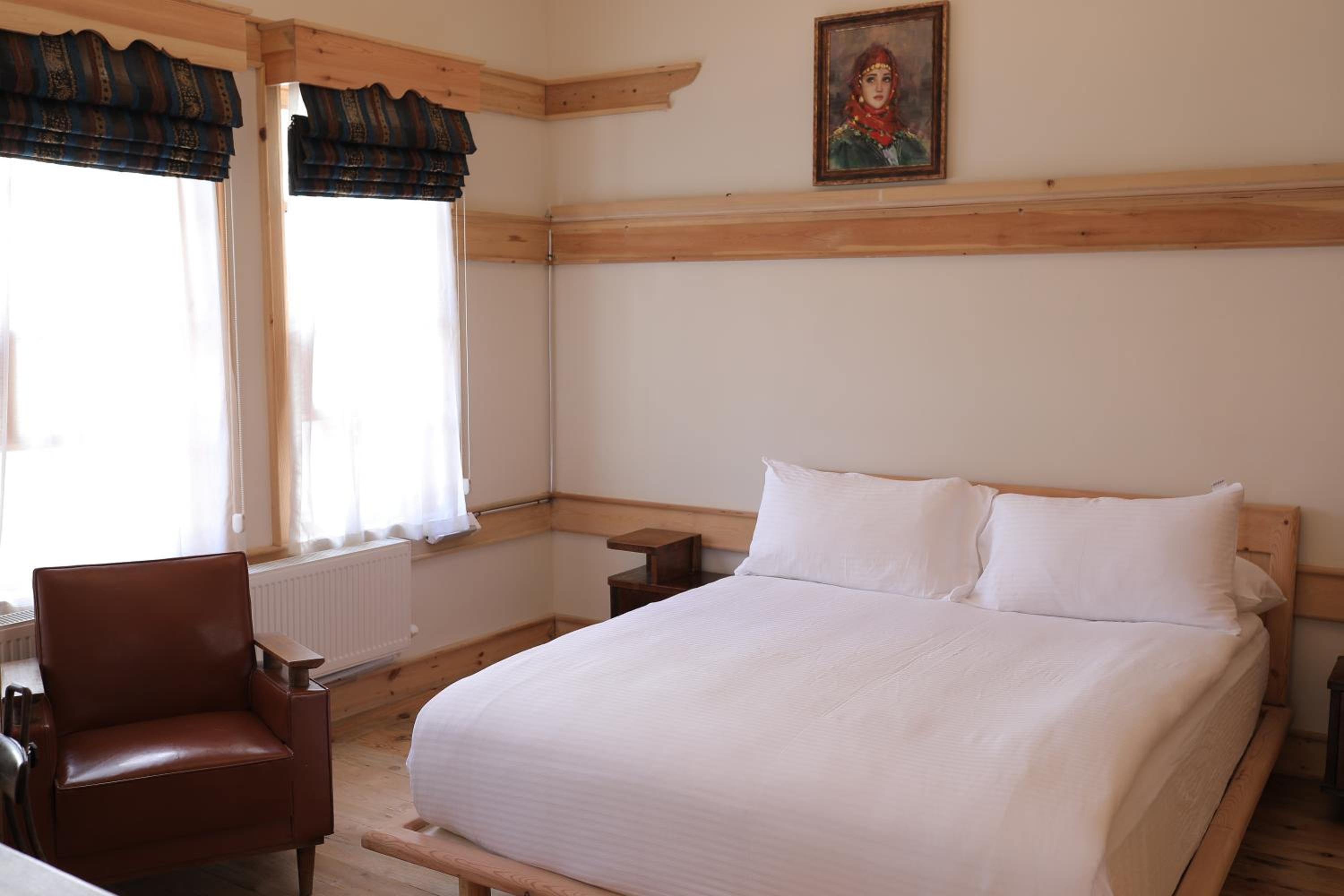 Double Room - Photo 6