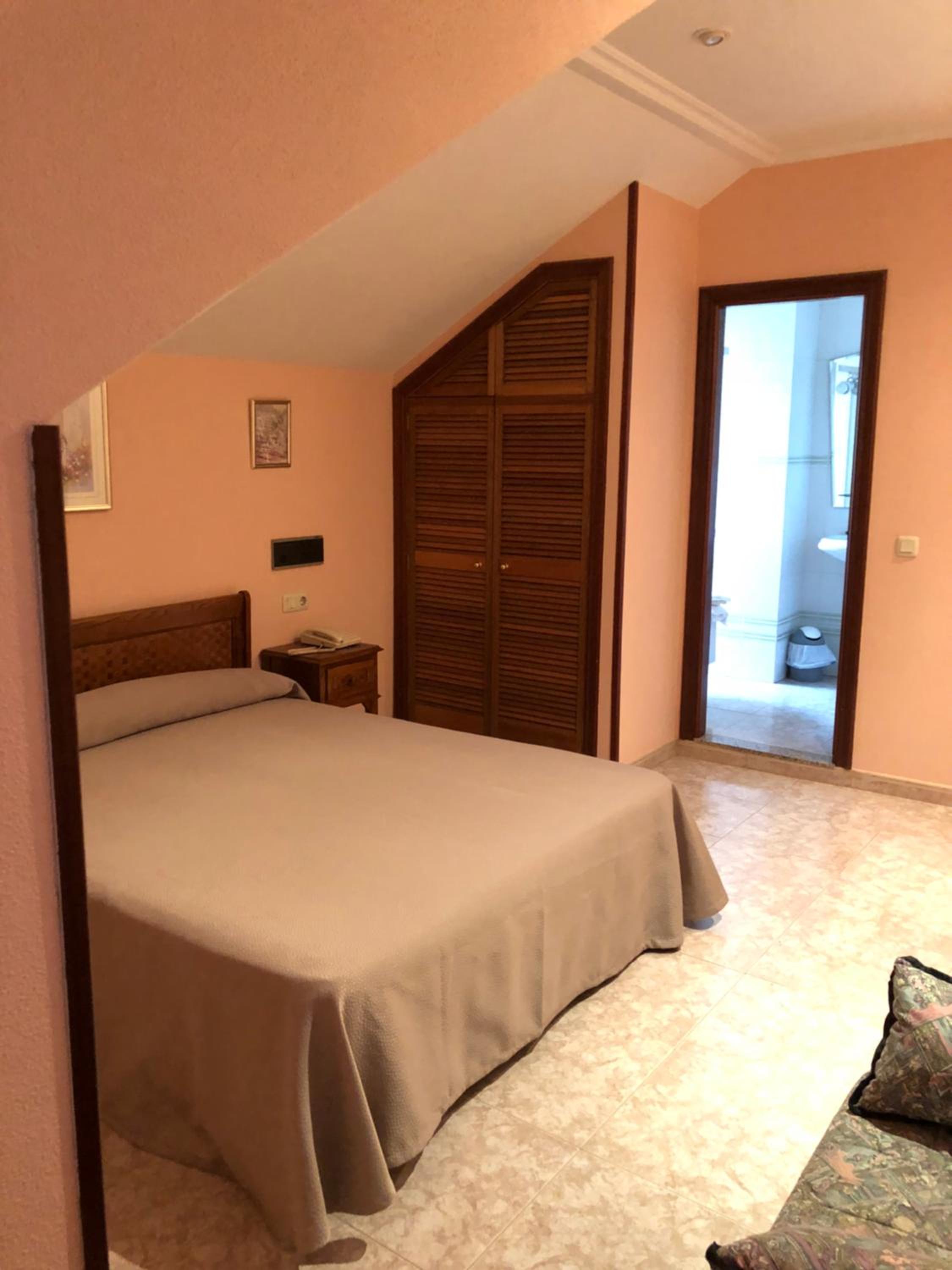 Double or Twin Room photo 3