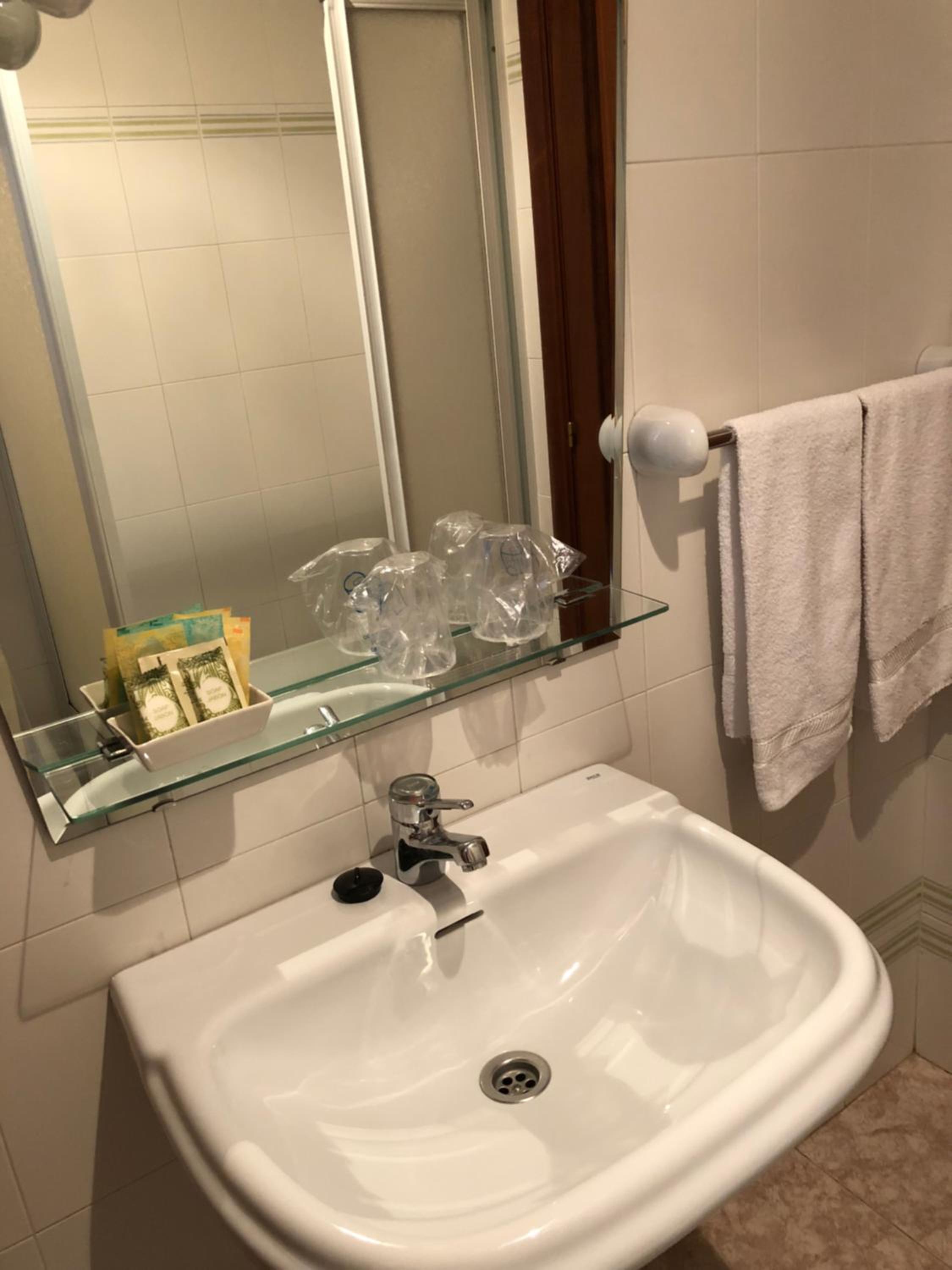 Double or Twin Room photo 2