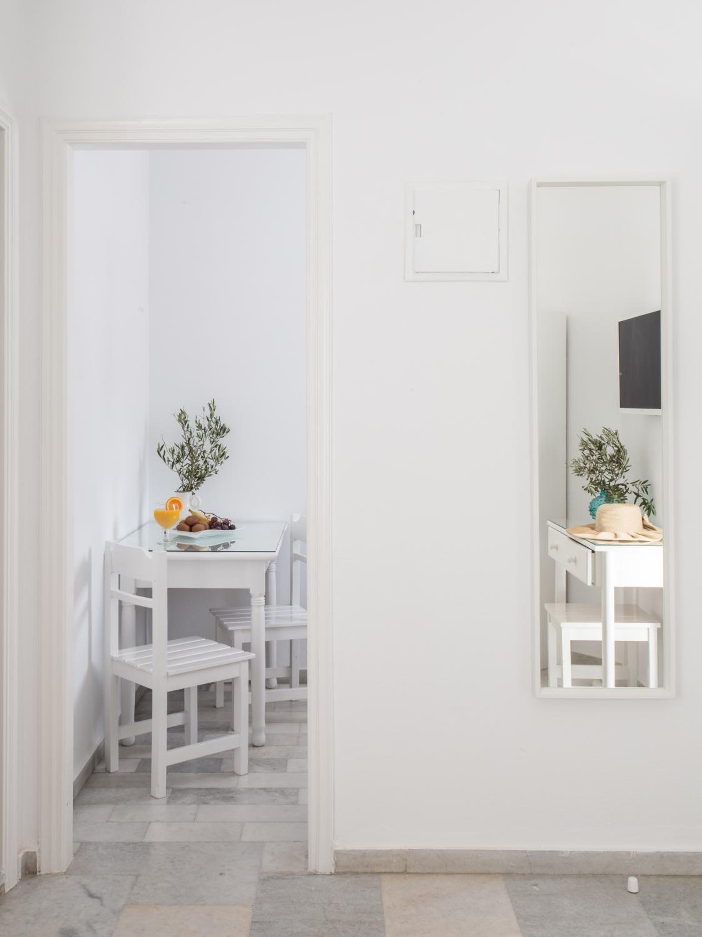 One-Bedroom Apartment - Photo 10