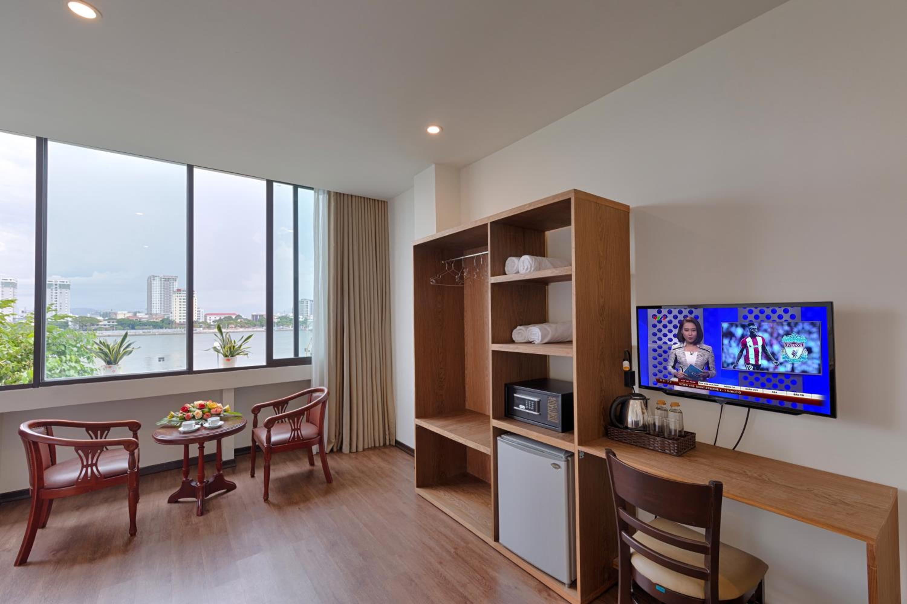 Deluxe Family Suite