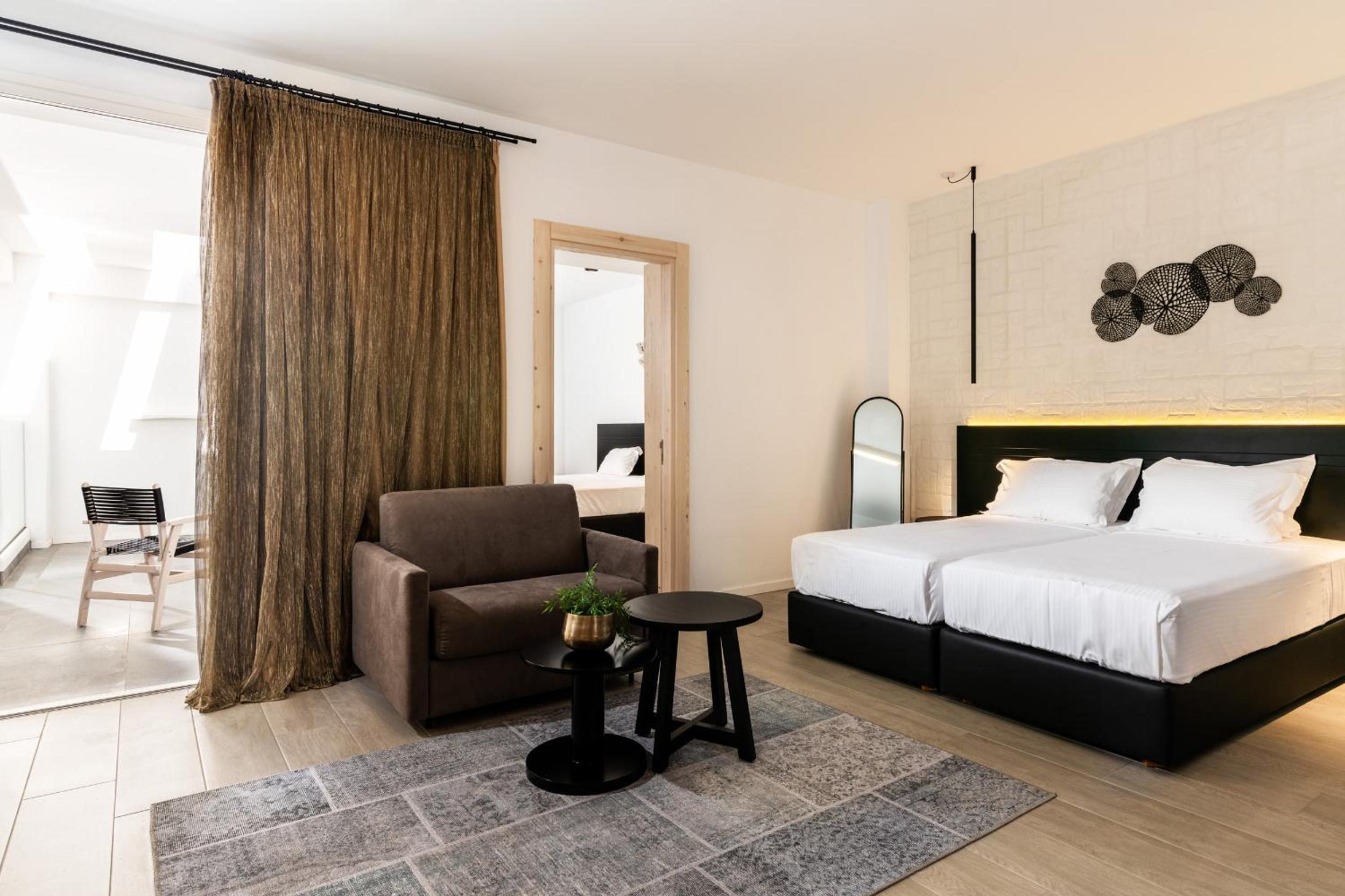 Family Suite with Balcony photo 2
