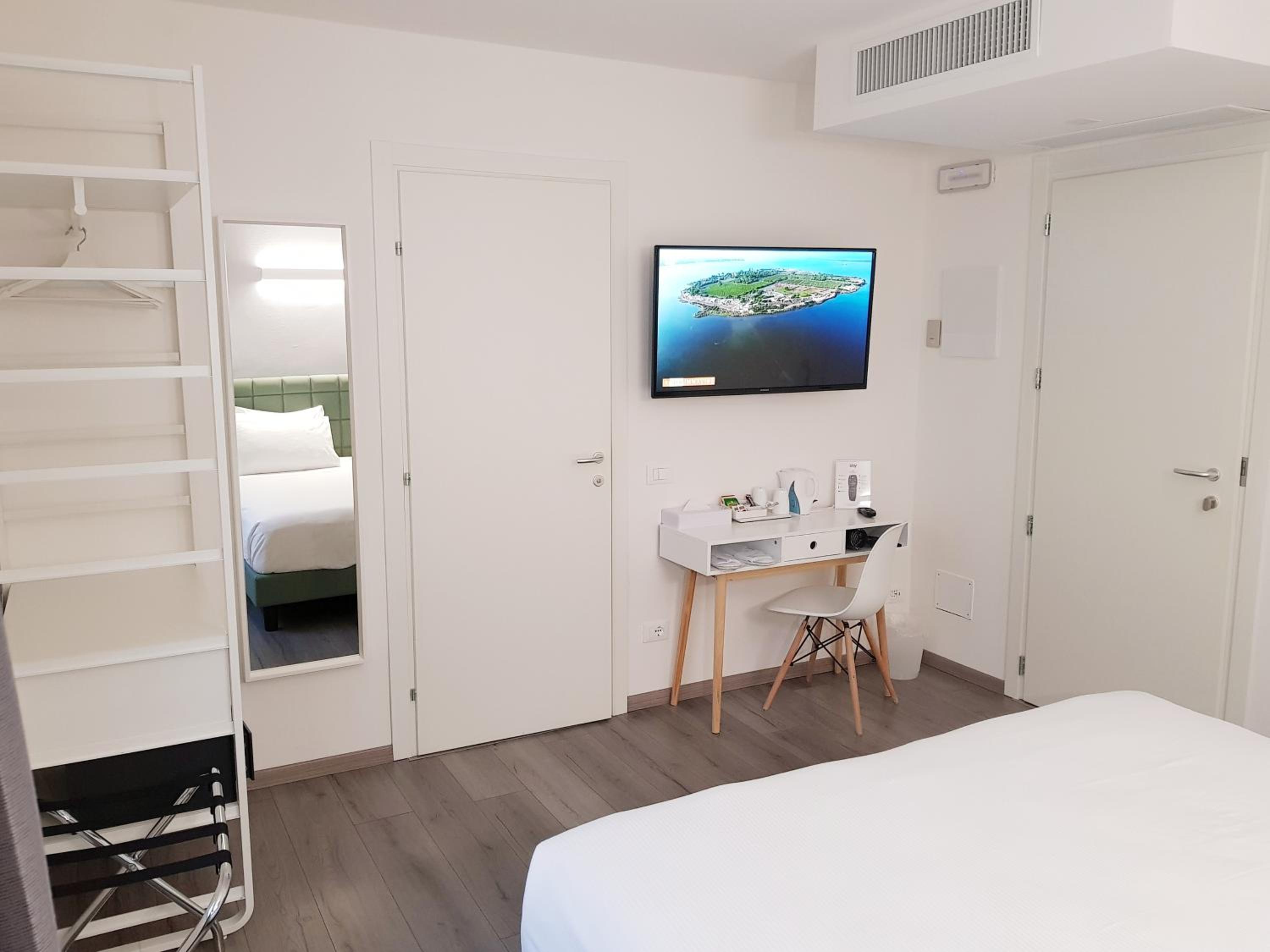 Superior Double or Twin Room photo 1
