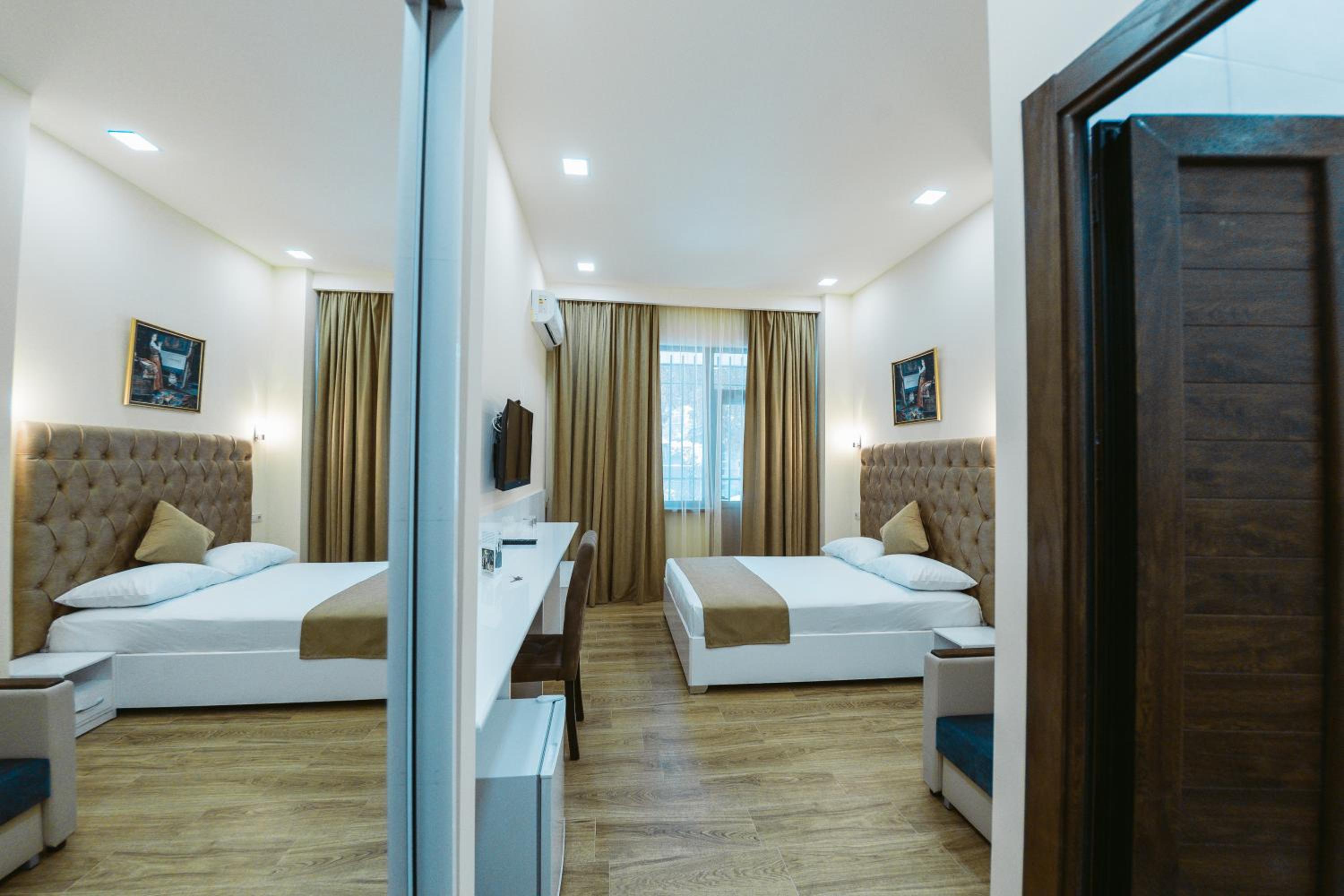 Double Room with Extra Bed photo 3