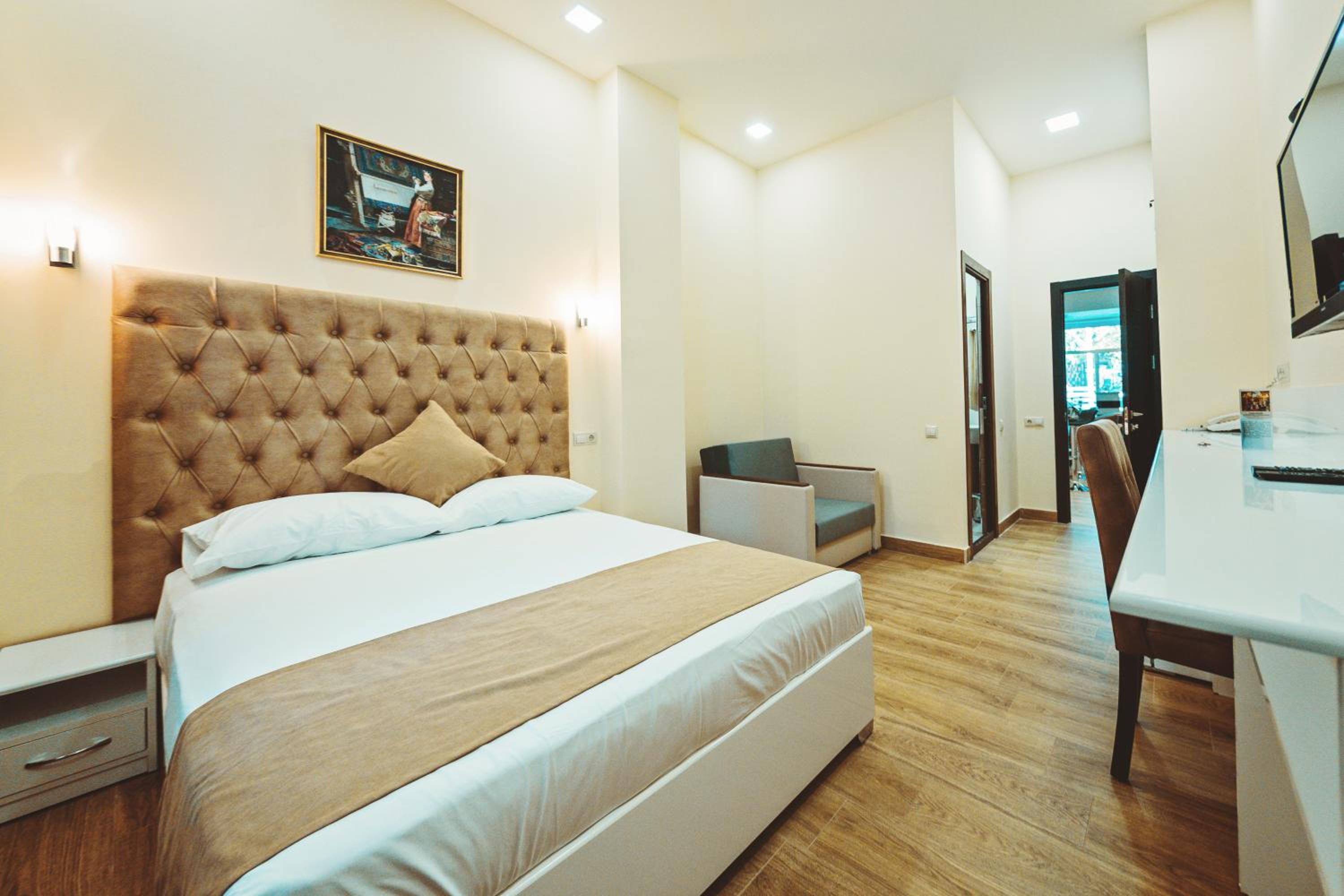 Double Room with Extra Bed photo 2