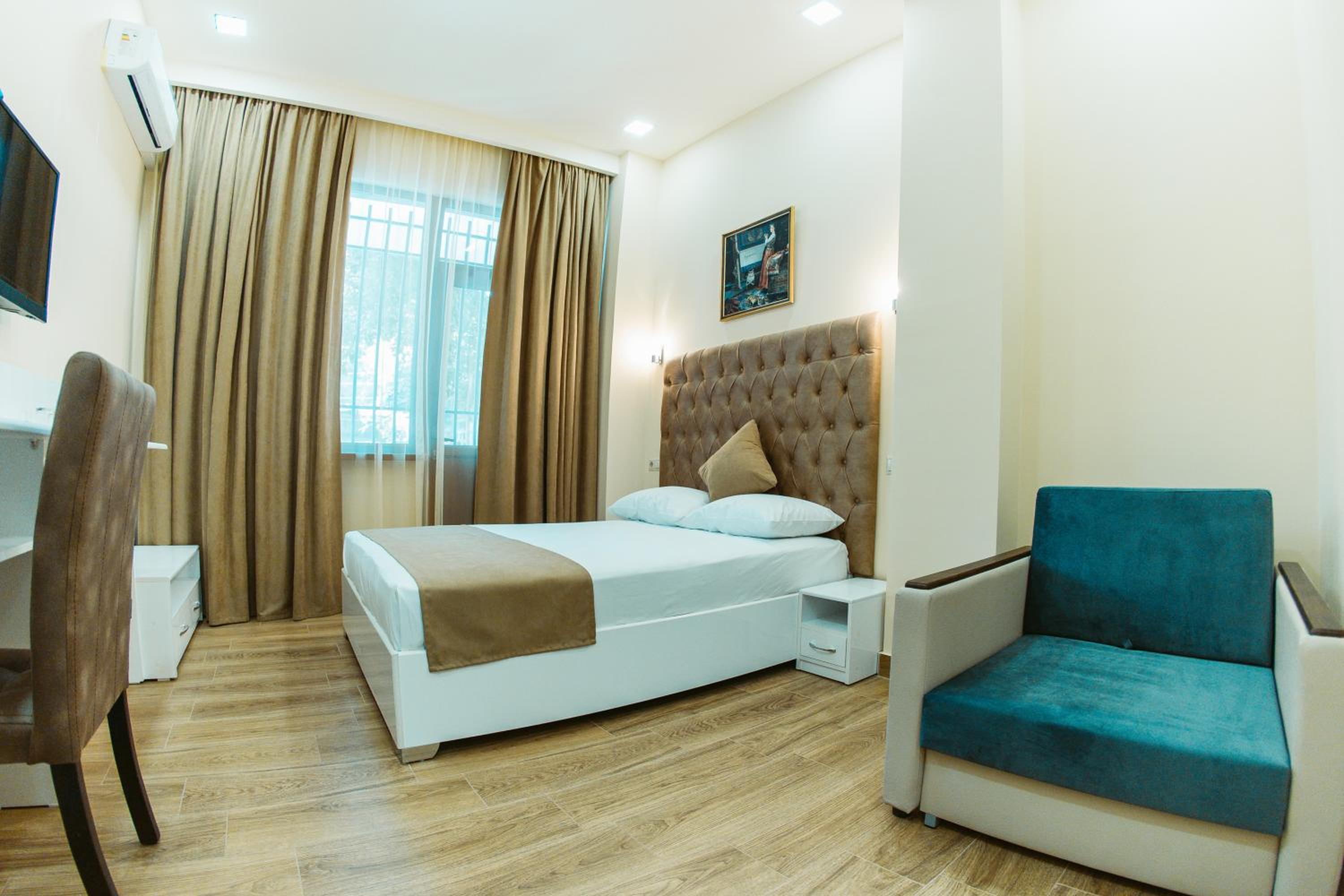 Double Room with Extra Bed photo 1