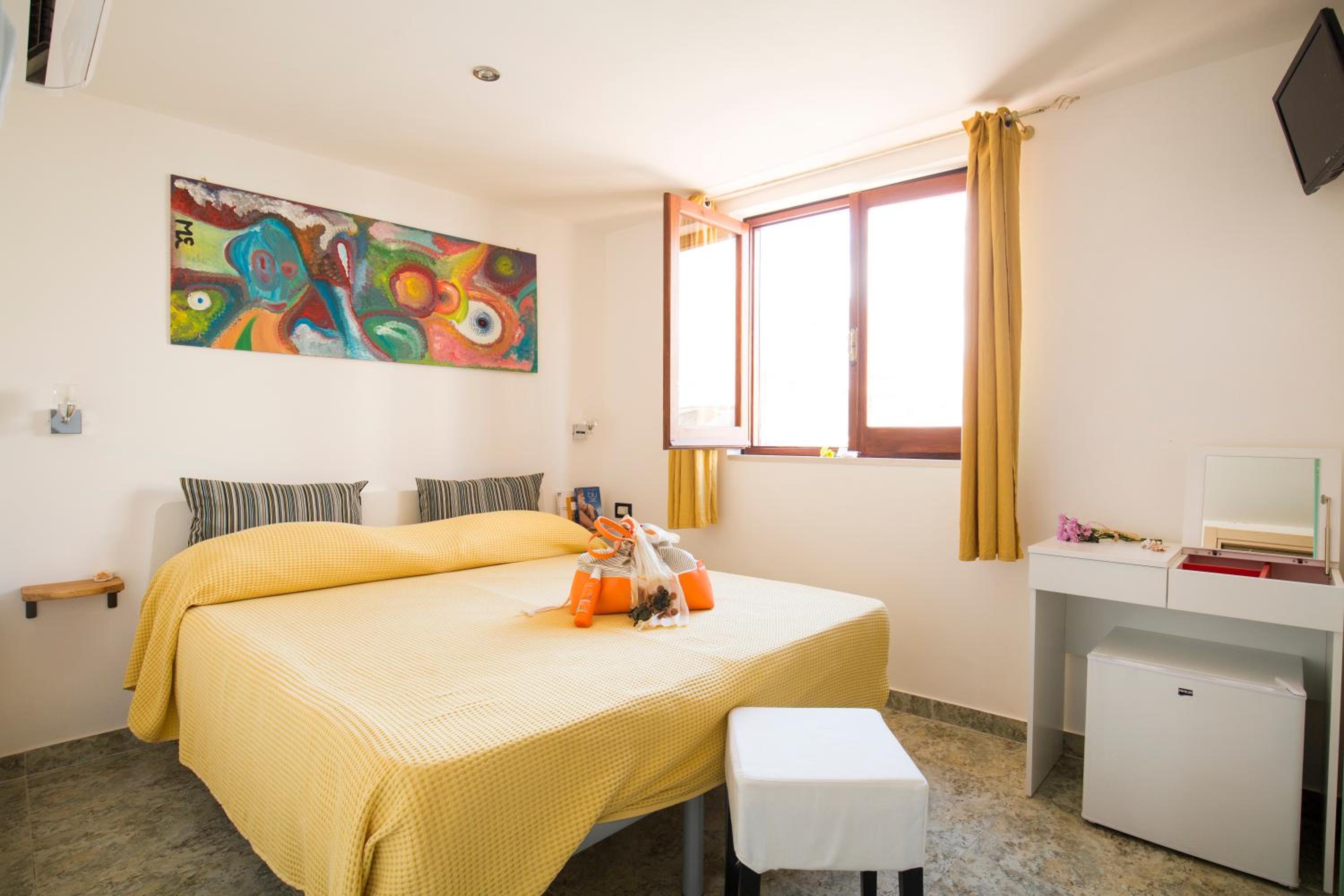Economy Double Room photo 1