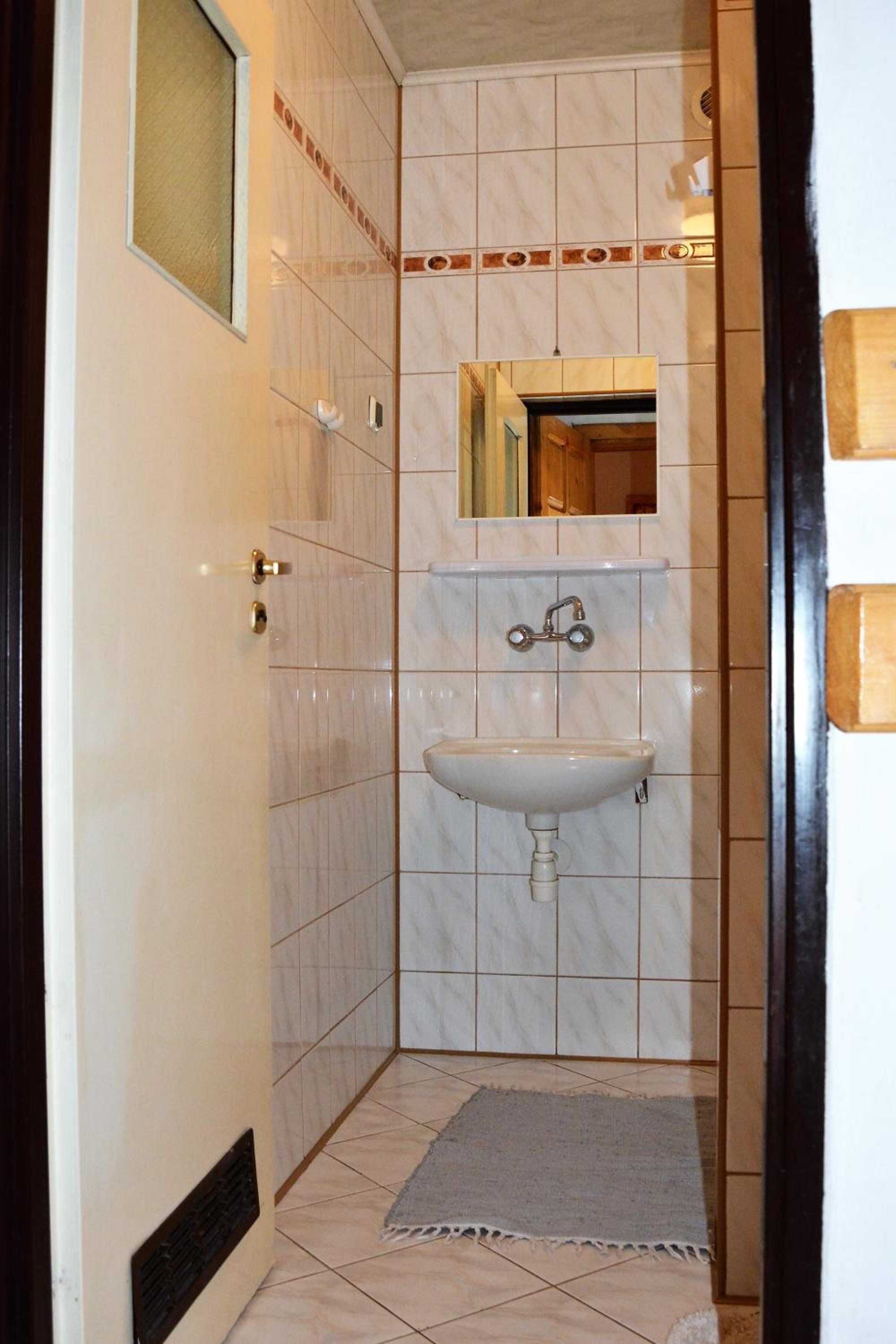Triple Room with Bathroom - Photo 2