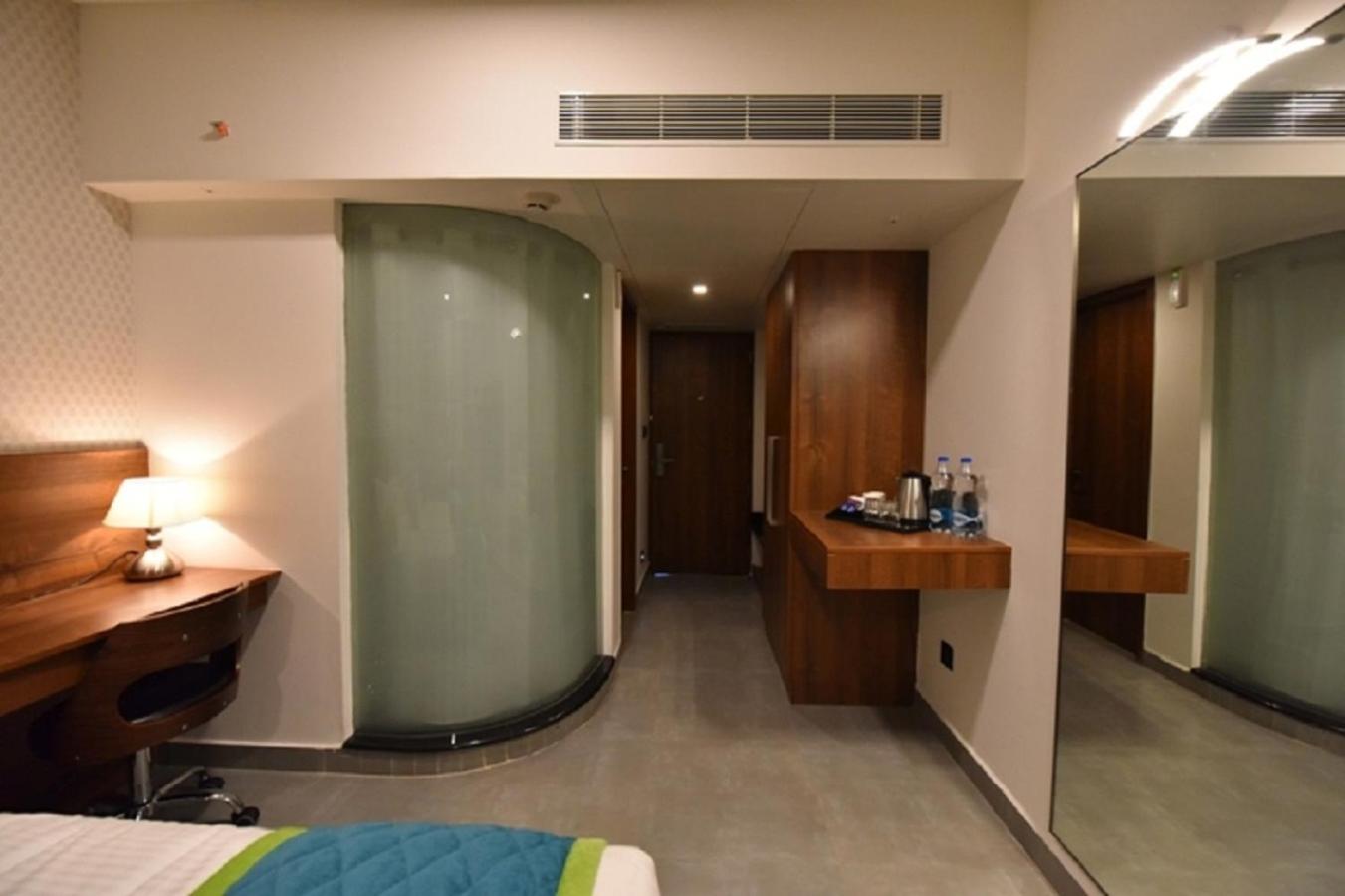 Classic Double Room Enjoy 10% off on Evening Cocktails   Early Check-In upto 2 hours (subject to availability) Early Check-In upto 2 hours (subject to availability)   - Photo 5