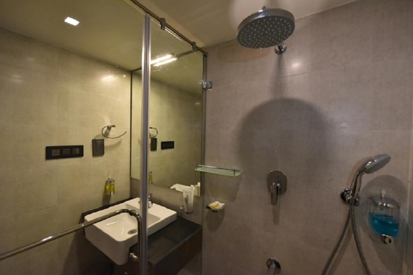Classic Double Room Enjoy 10% off on Evening Cocktails   Early Check-In upto 2 hours (subject to availability) Early Check-In upto 2 hours (subject to availability)   - Photo 2