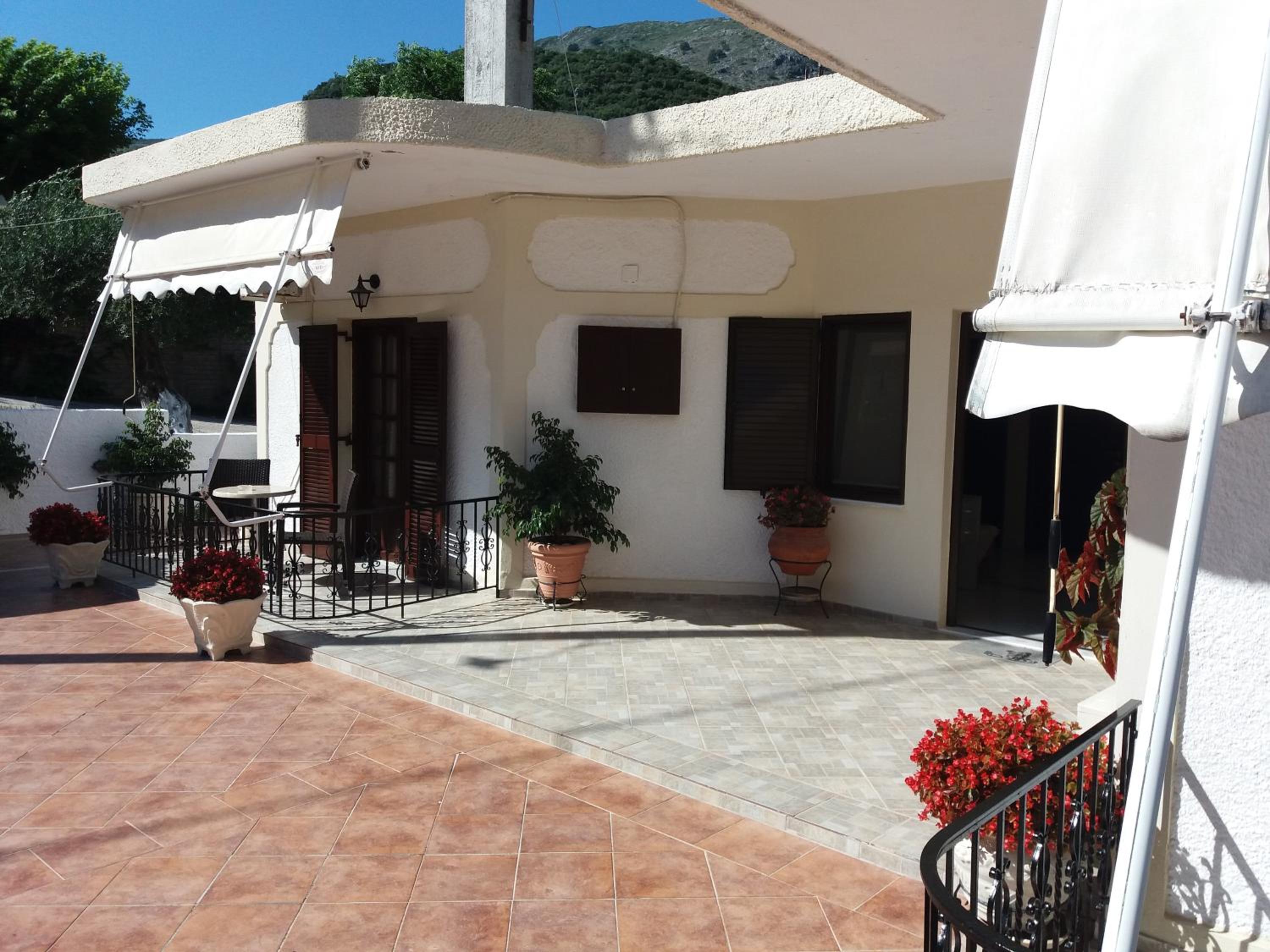 Deluxe Double Room with Balcony - Photo 46