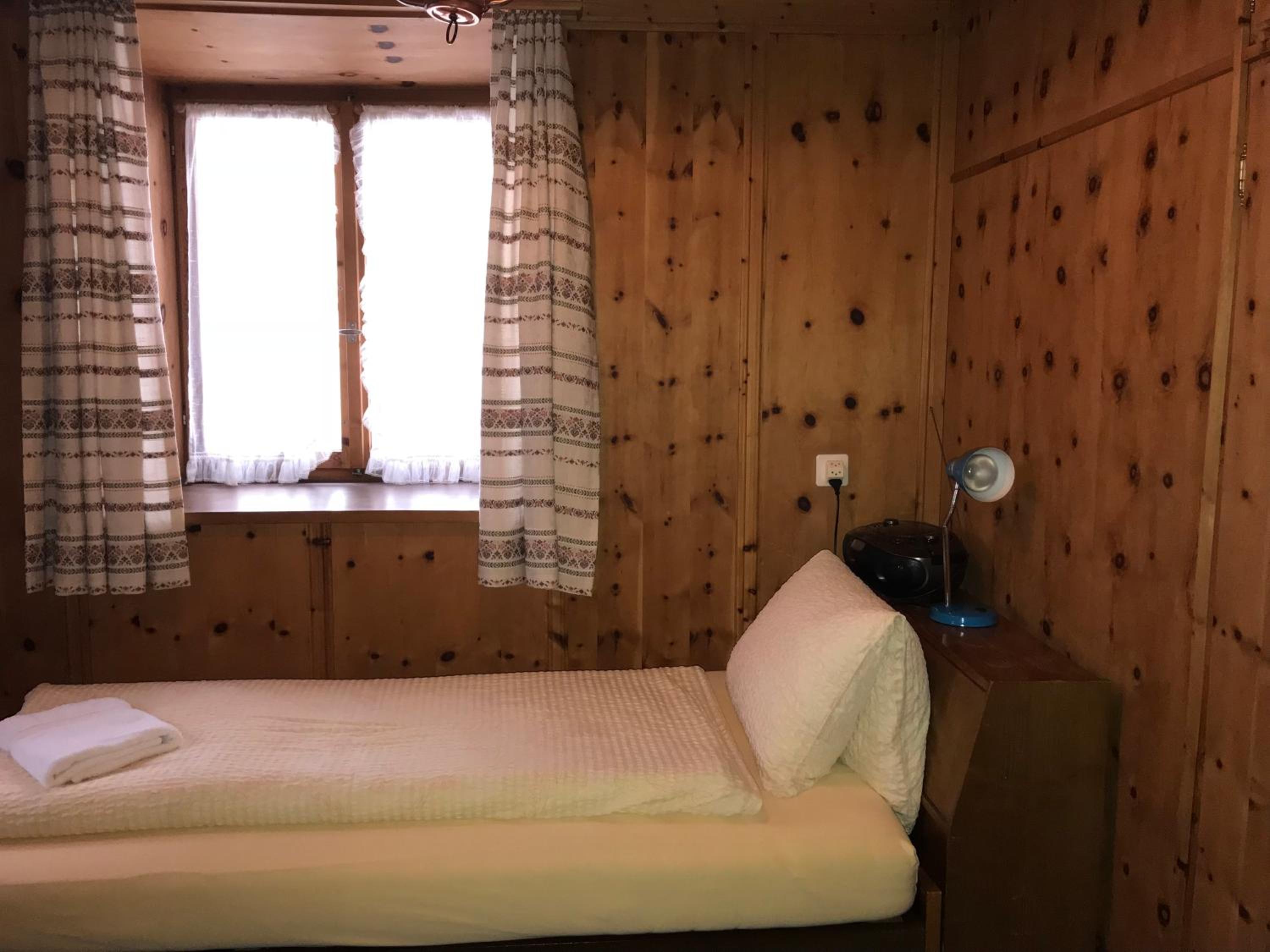 Single Room with Shared Bathroom