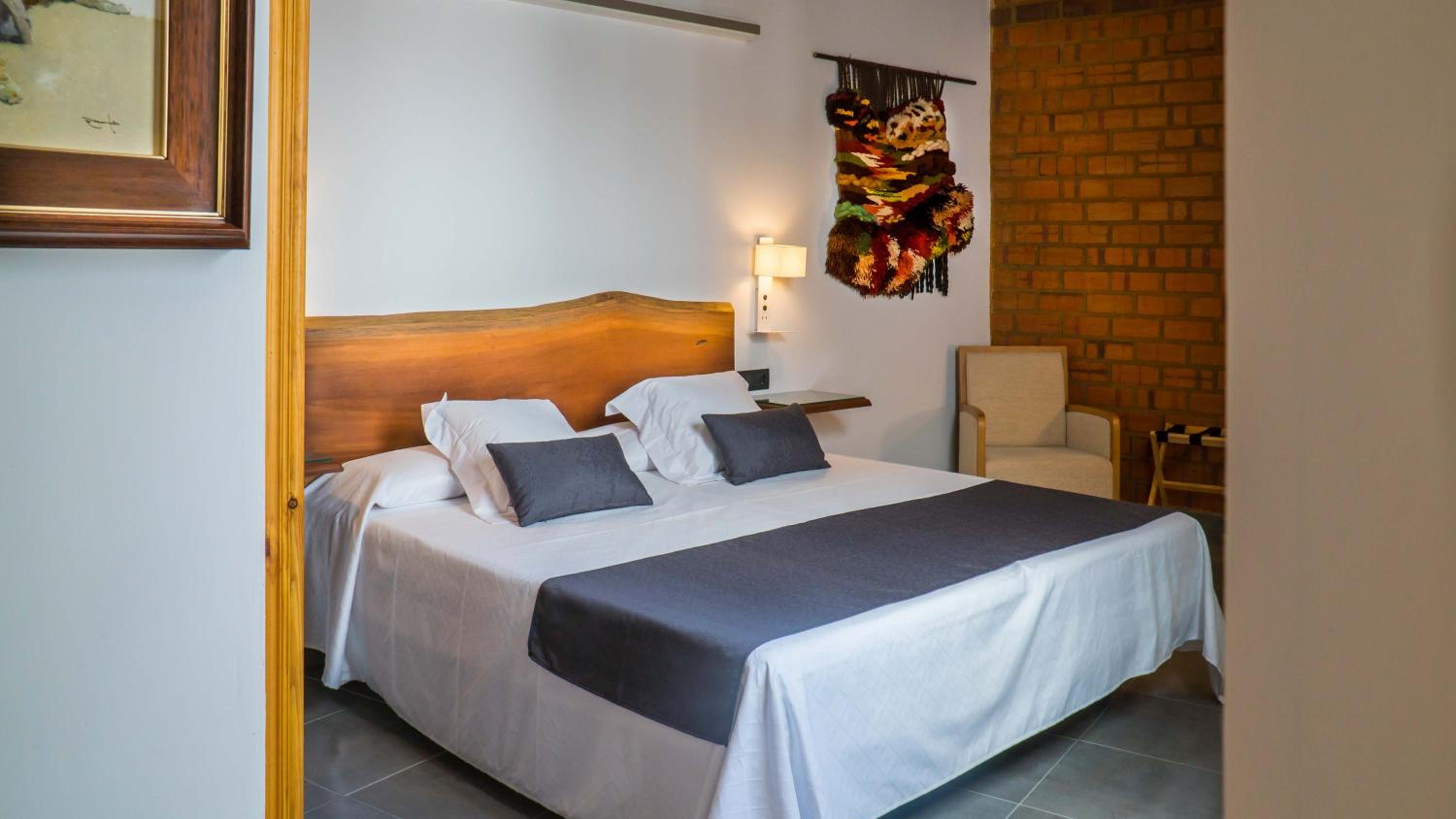 Superior Double or Twin Room photo 2