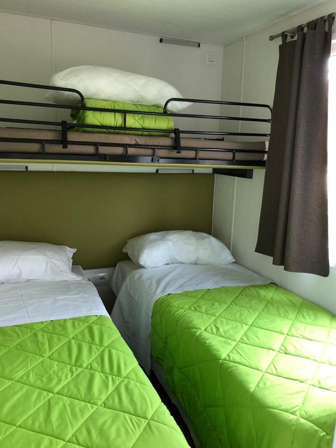Luxury mobile home with Lake View - 5 Adults