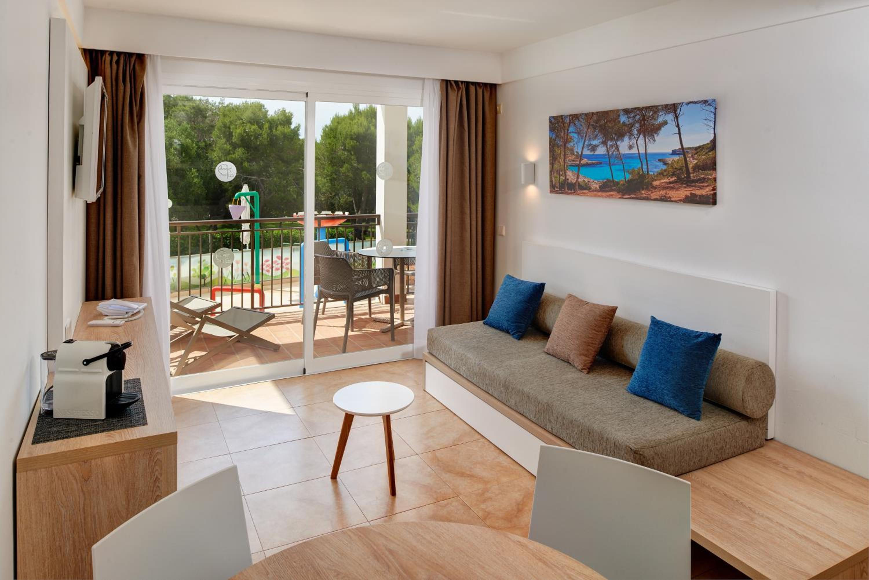 Superior Apartment (2 Adults + 2 Children) photo 3
