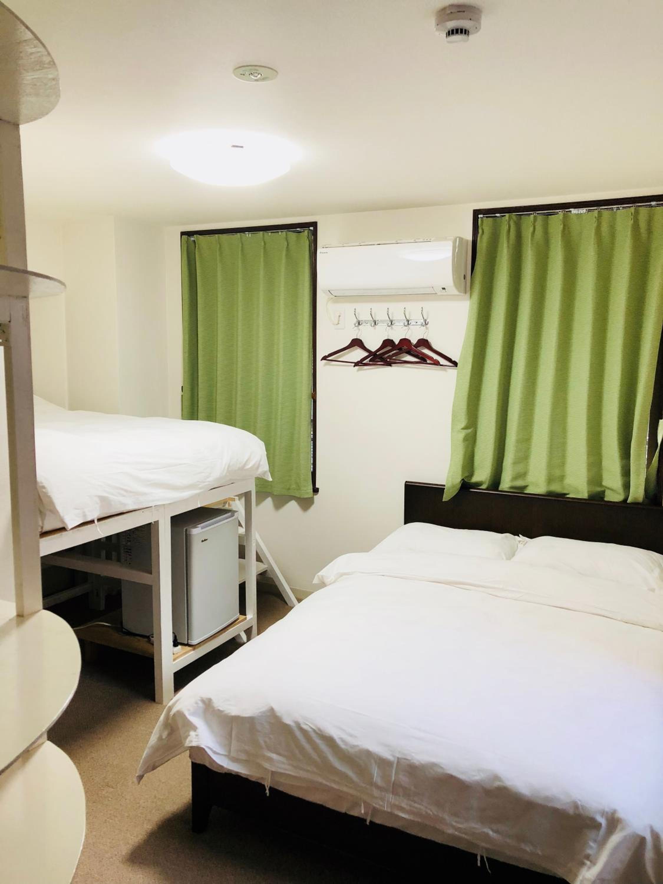 Quadruple Room with Bathroom photo 2