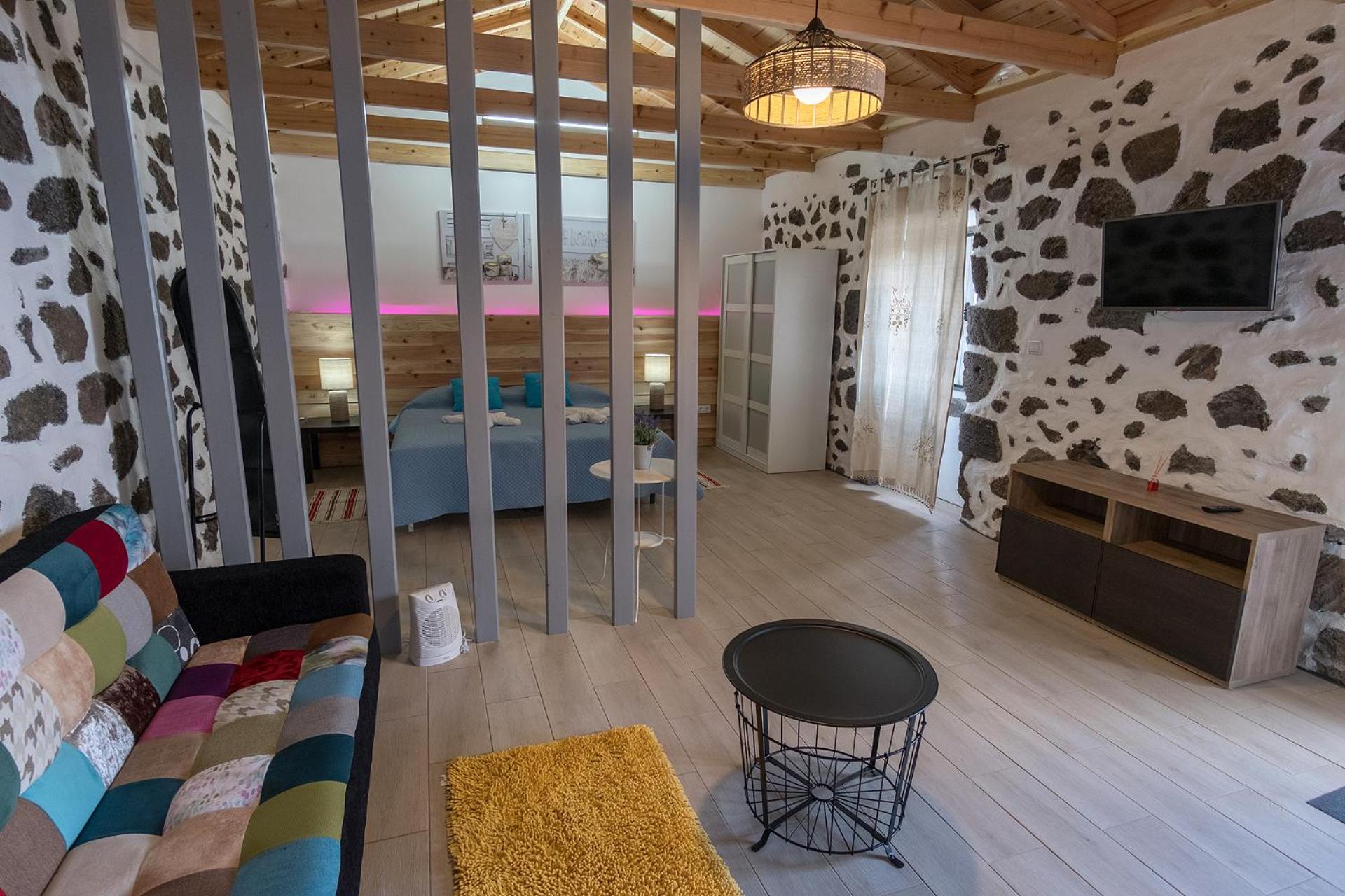 One-Bedroom House photo 1