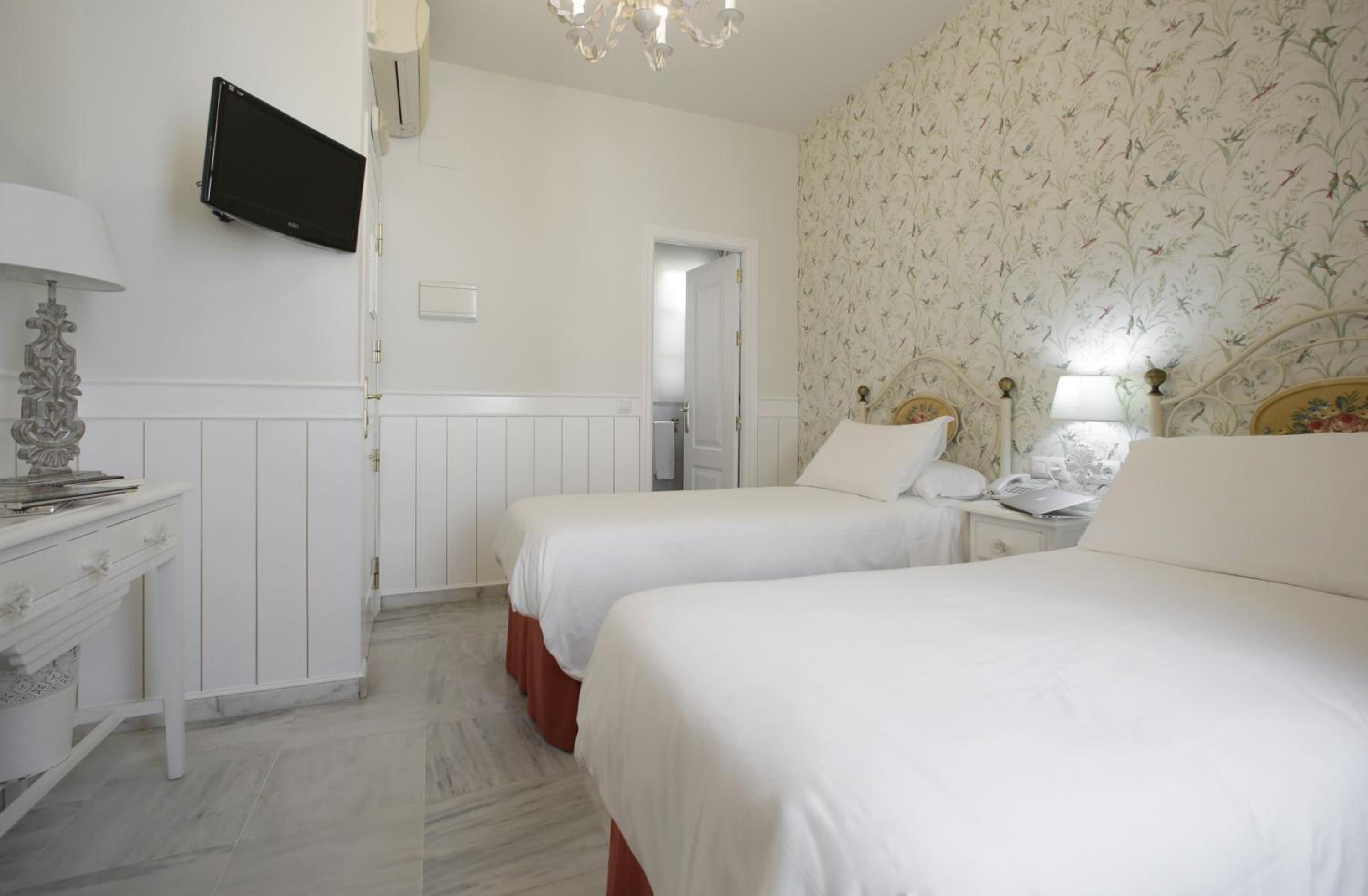 Habitación Doble Estándar o con Dos Camas Individuales.