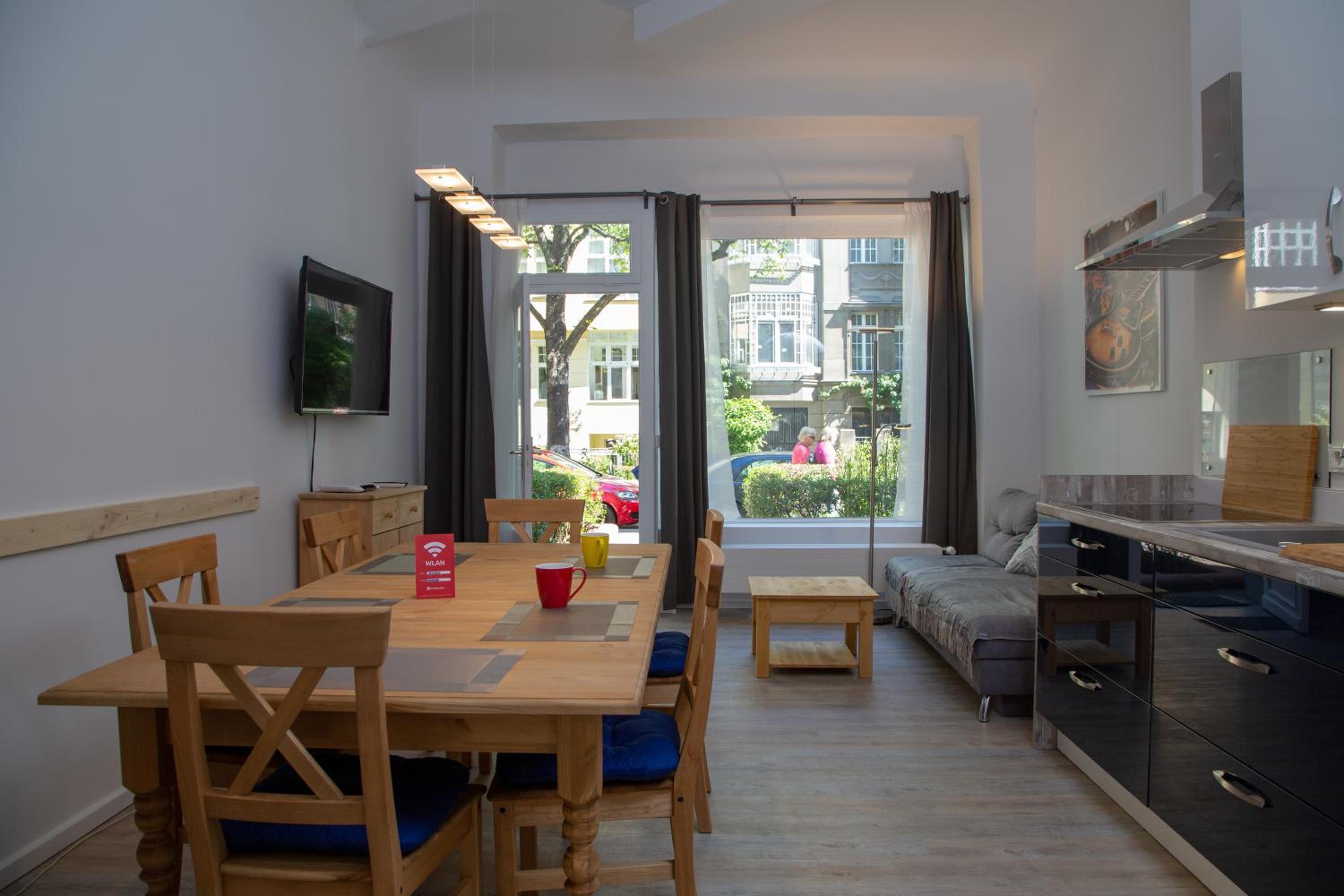 Apartment photo 2