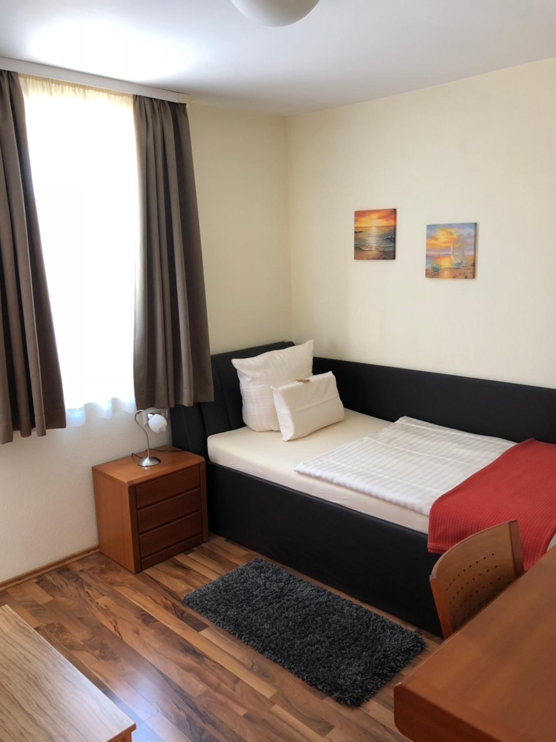 Single Room photo 2