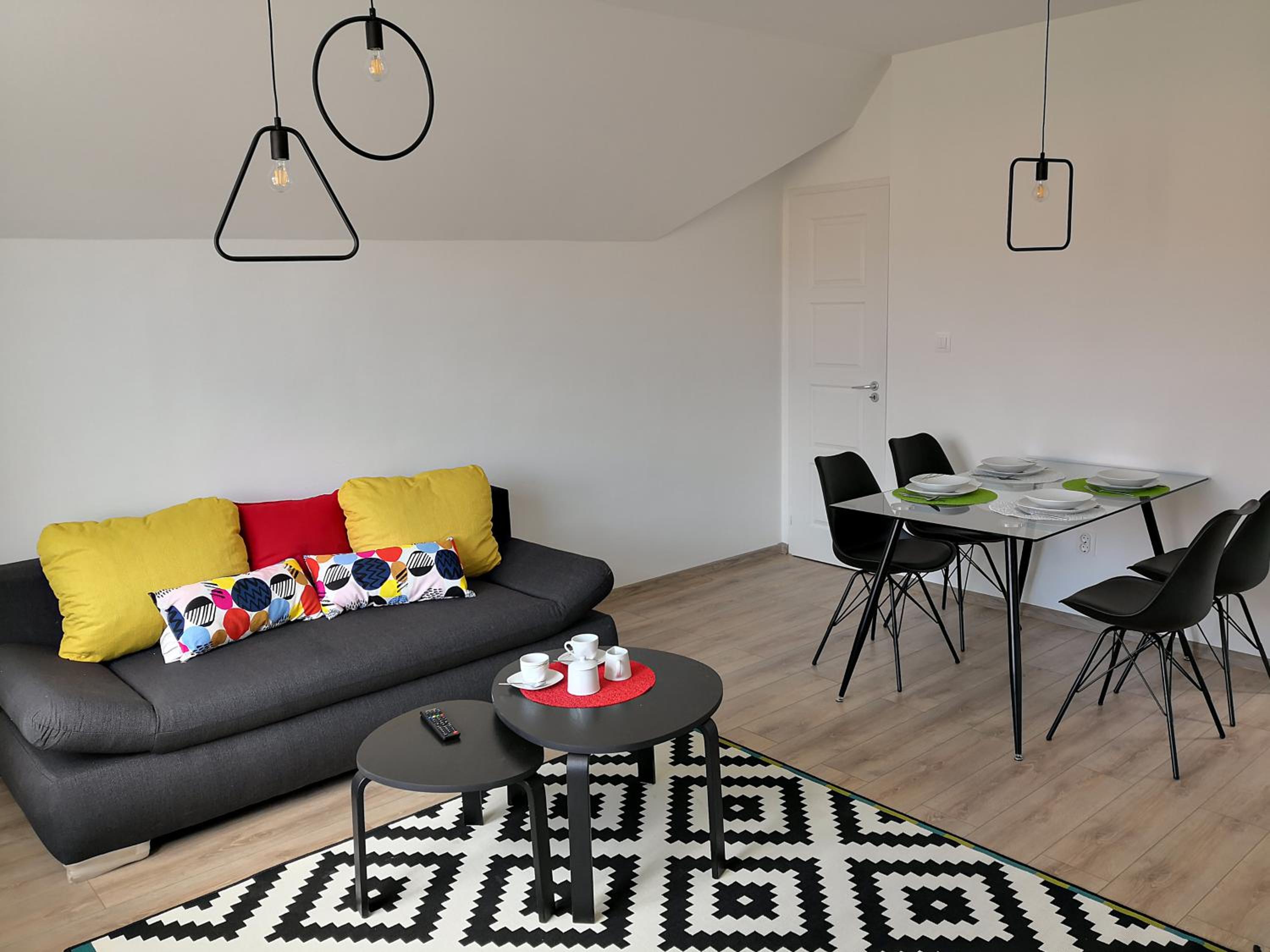 One-Bedroom Apartment - Attic - Photo 1