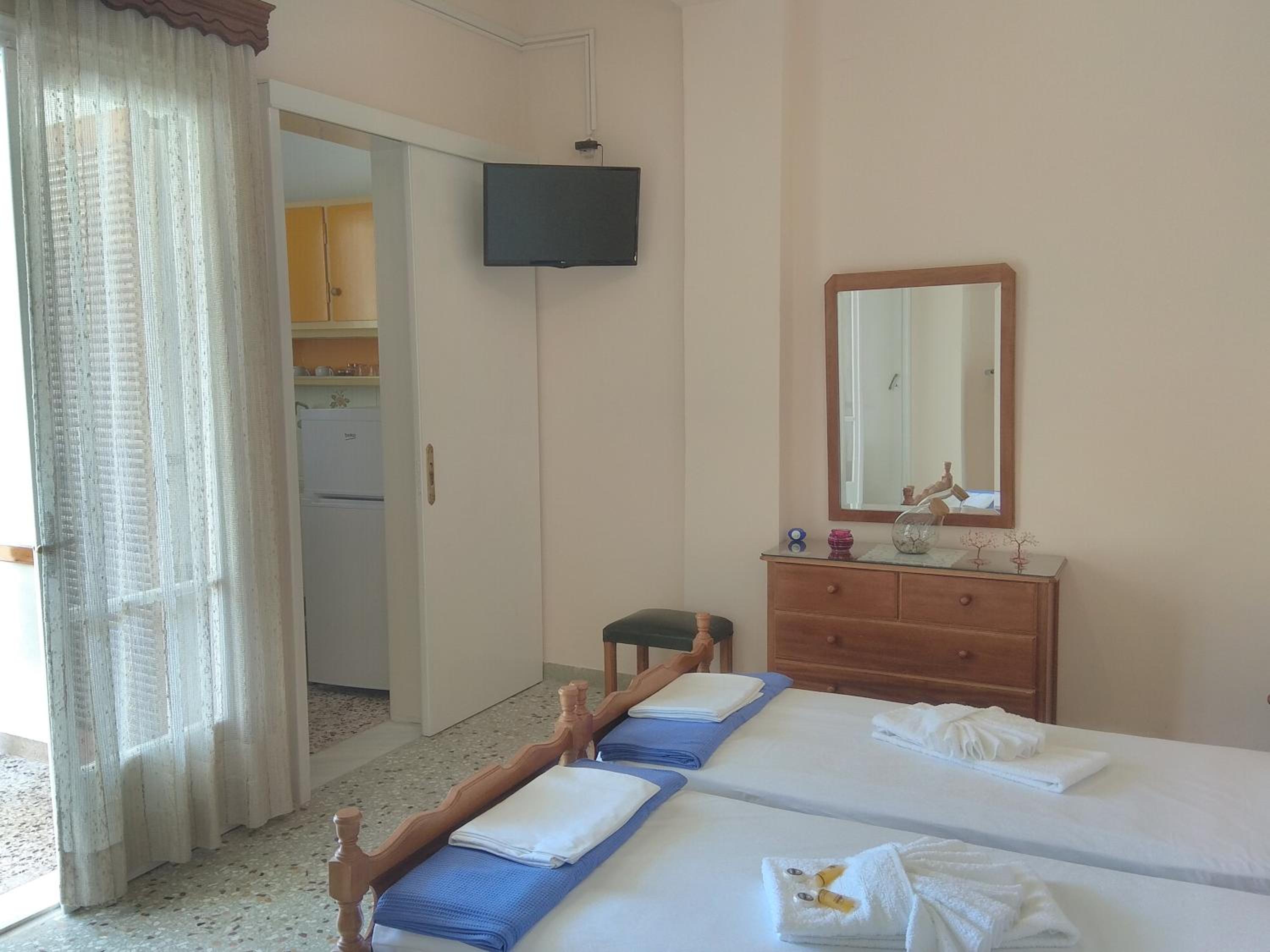 Standard Twin Room with Garden View photo 2