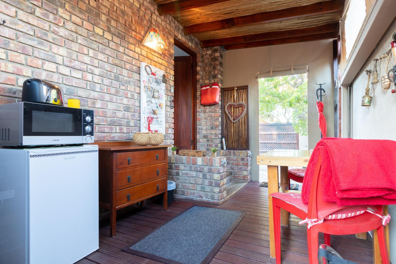 Standard Double Room - Photo 8