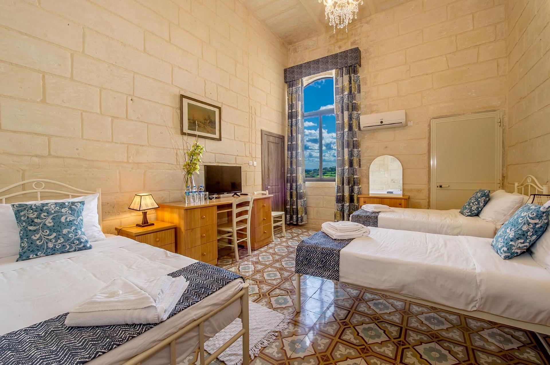Triple Room
