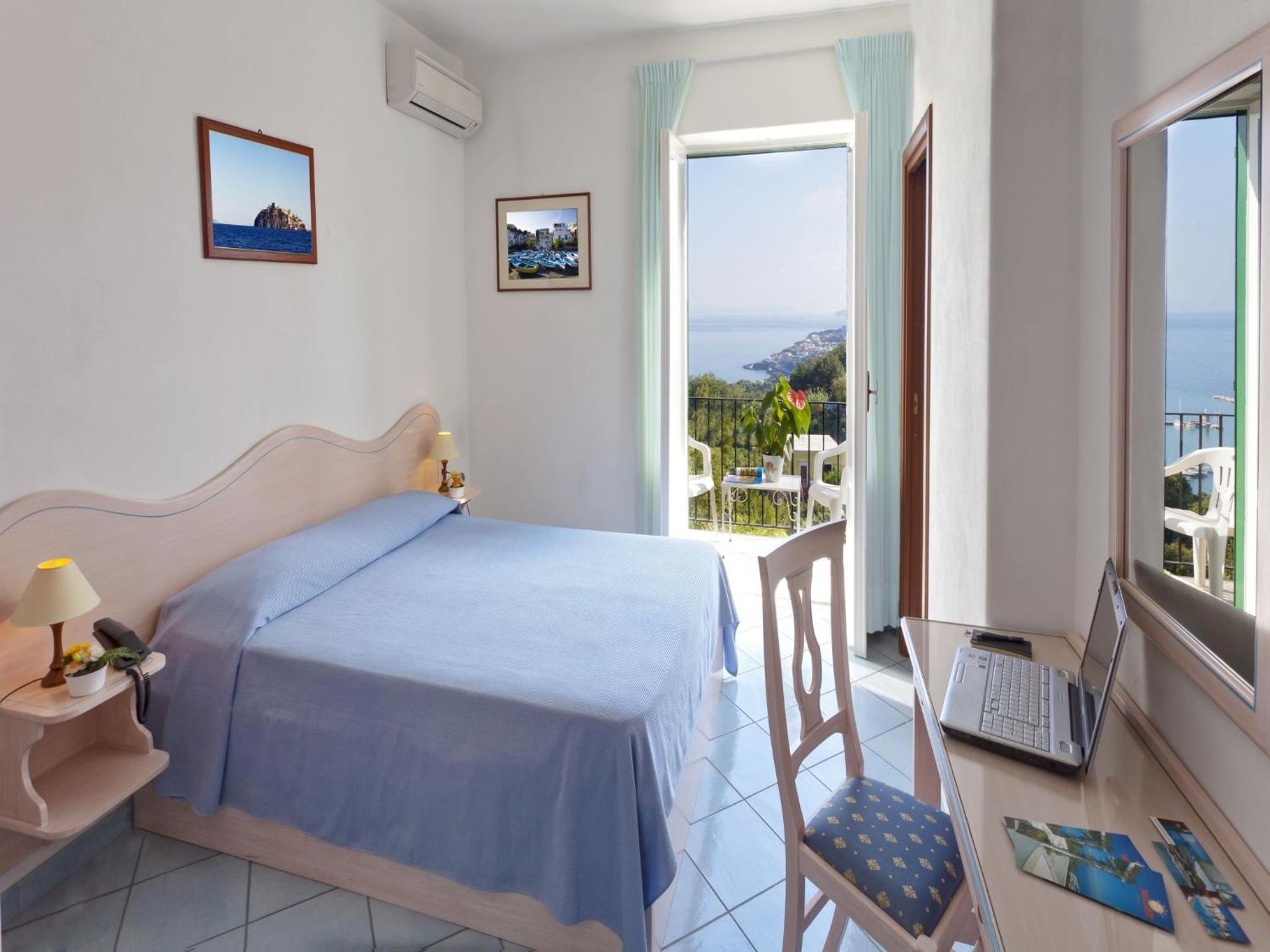Double or Twin Room with Sea View