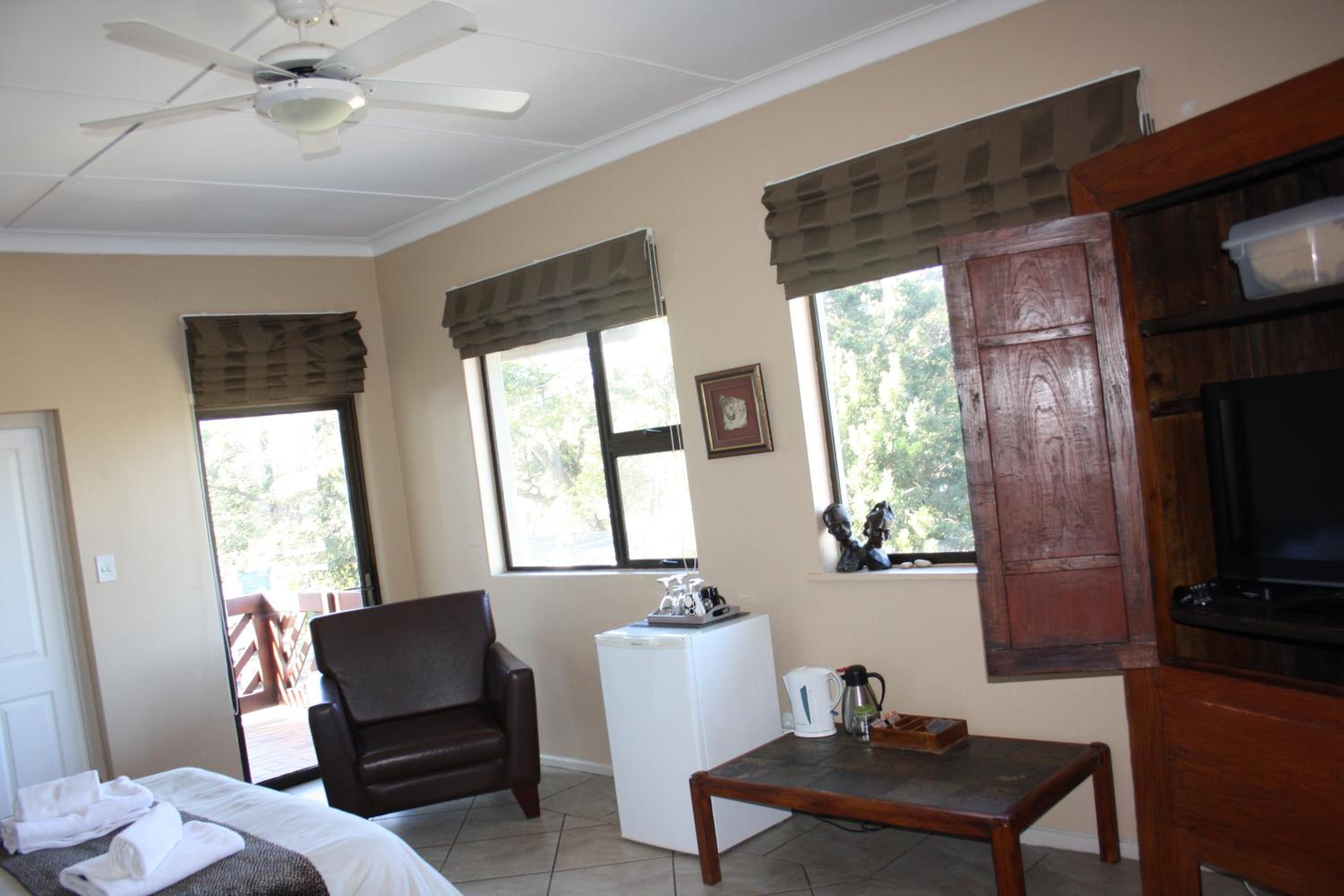 Double Room with Balcony - Photo 7