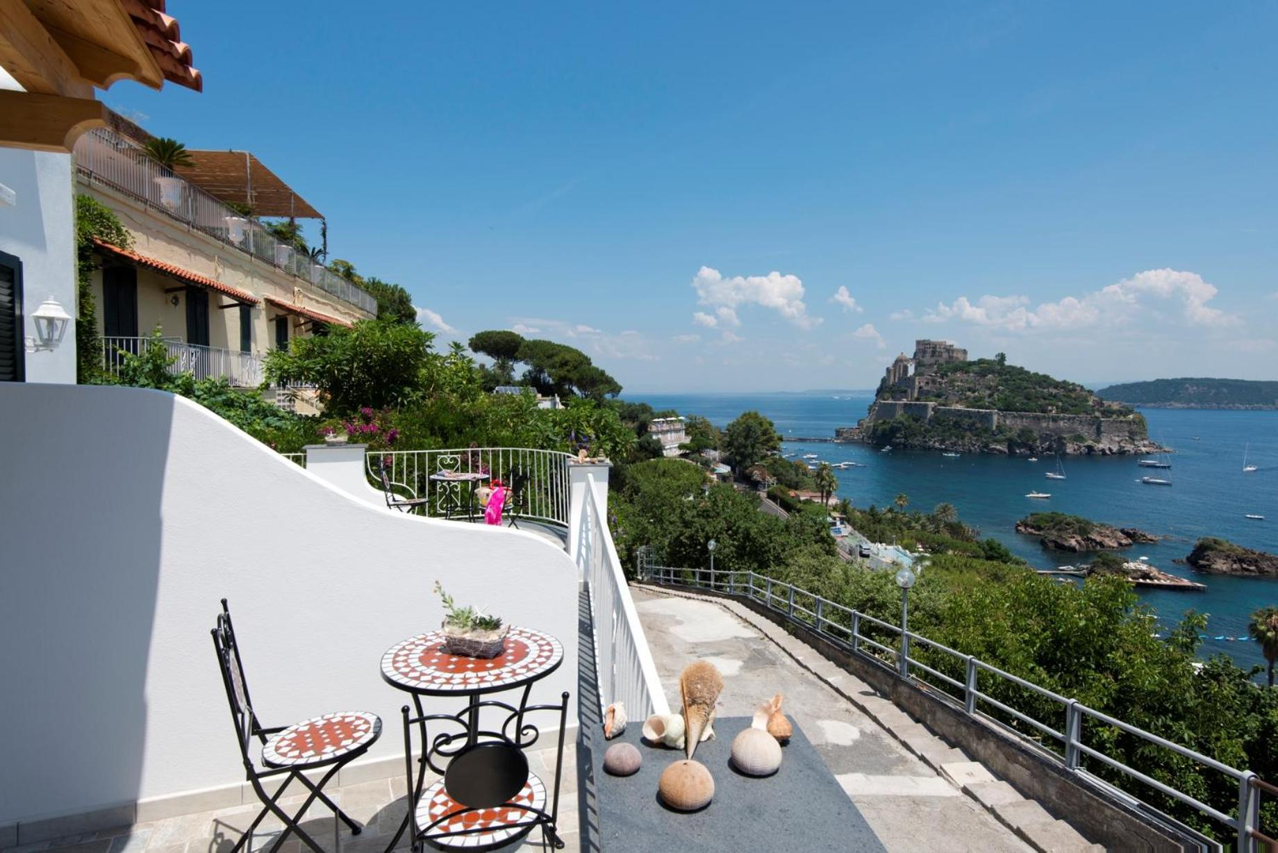 Superior Double Room with Sea View - Photo 7