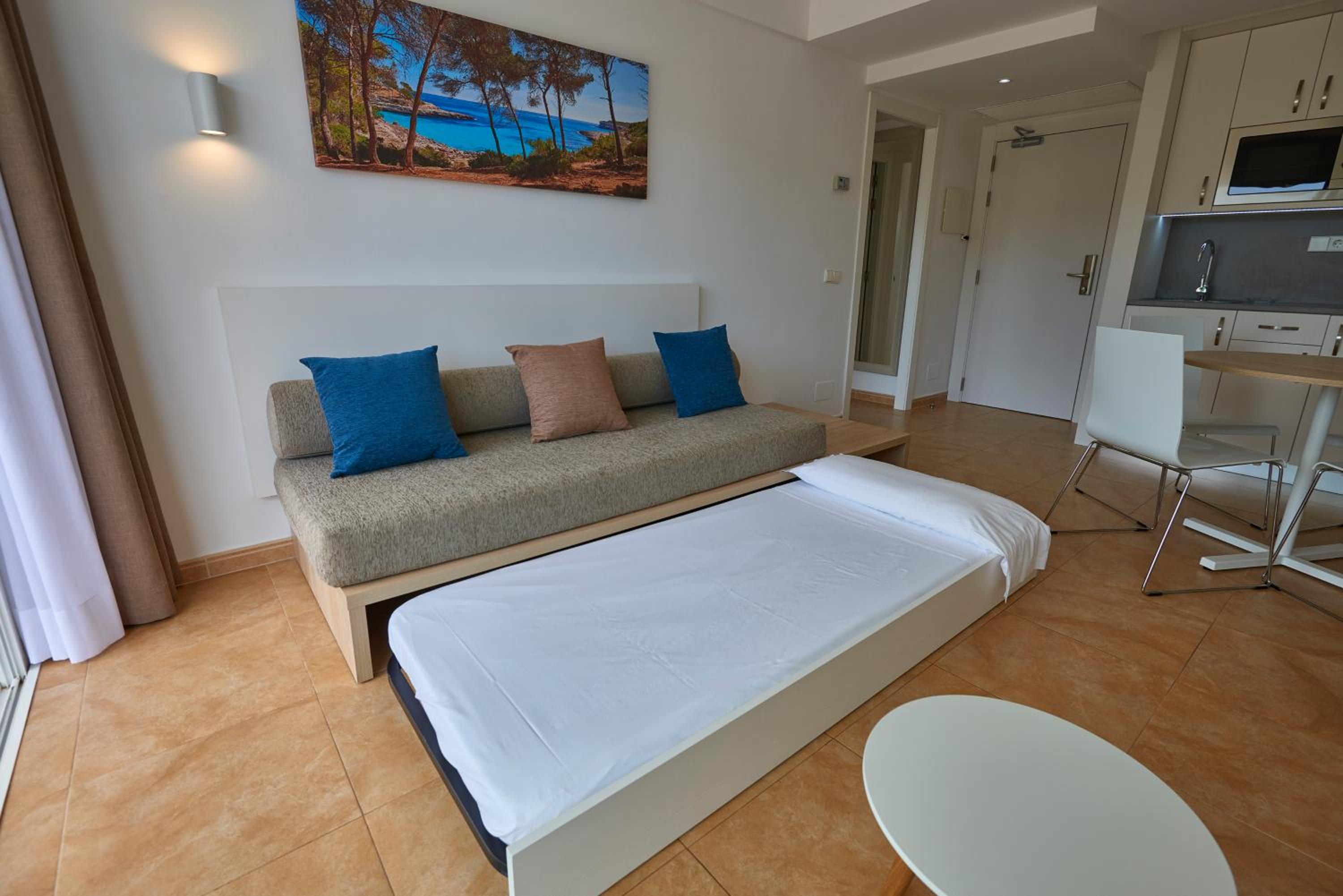 Superior Apartment (2 Adults + 2 Children) photo 2