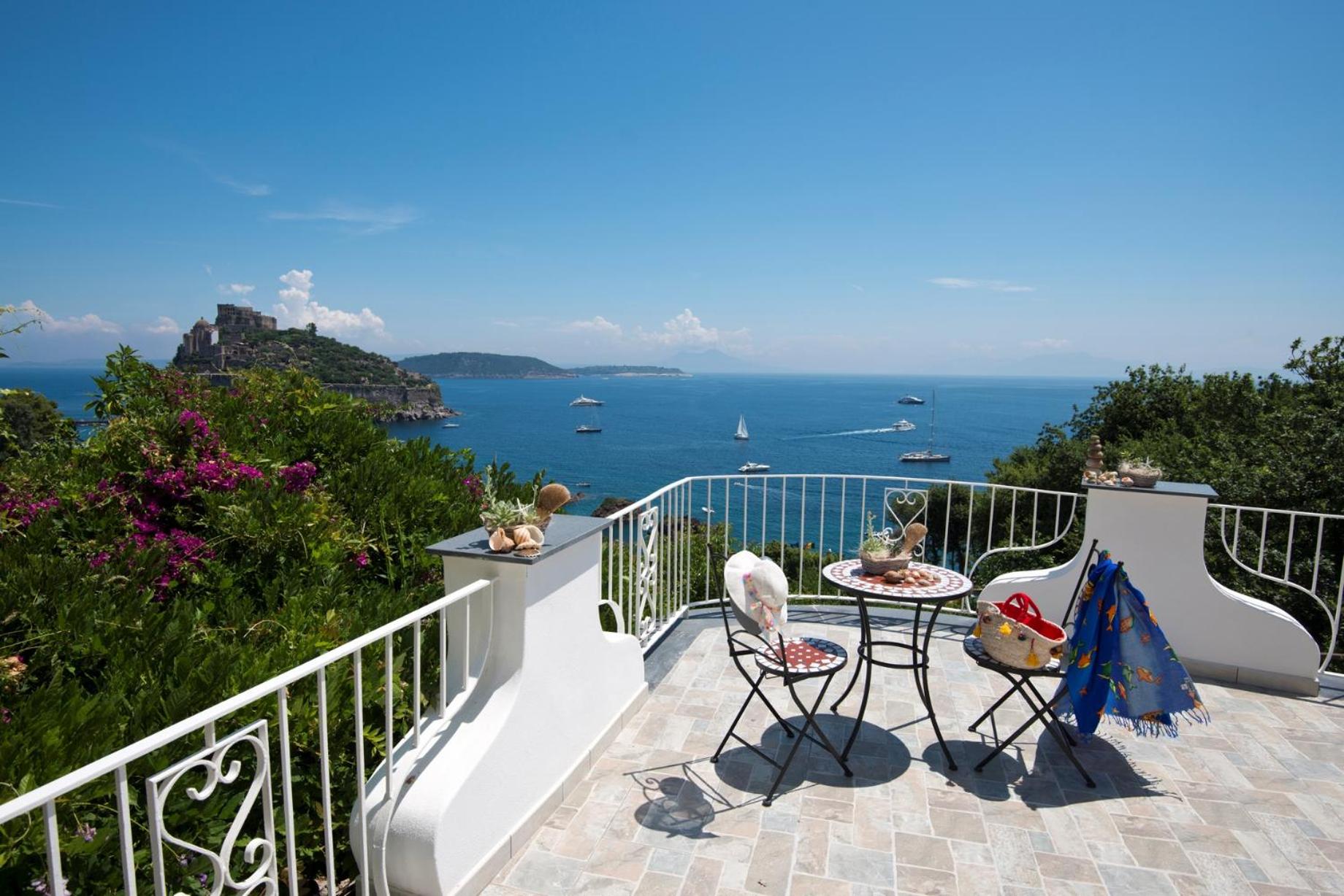 Superior Double Room with Sea View - Photo 5