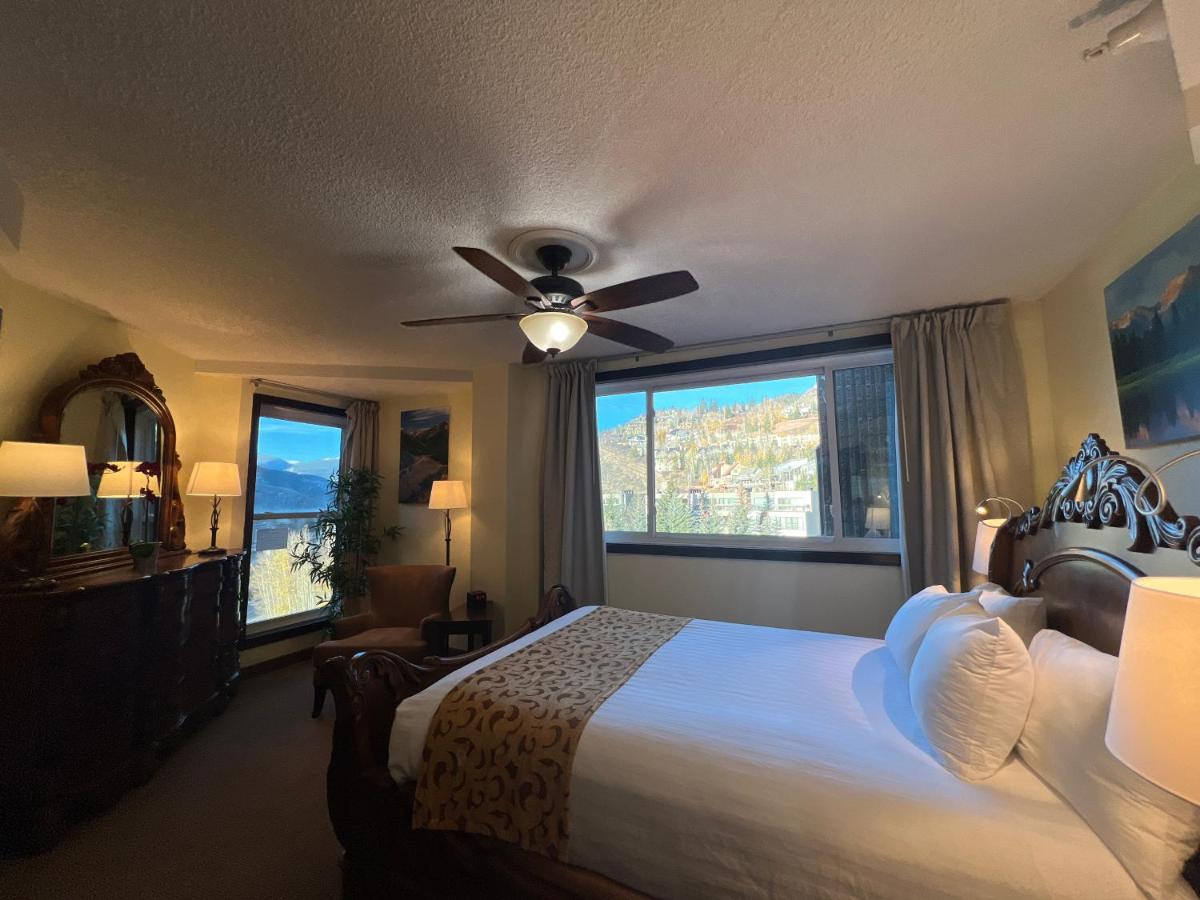 Deluxe family room