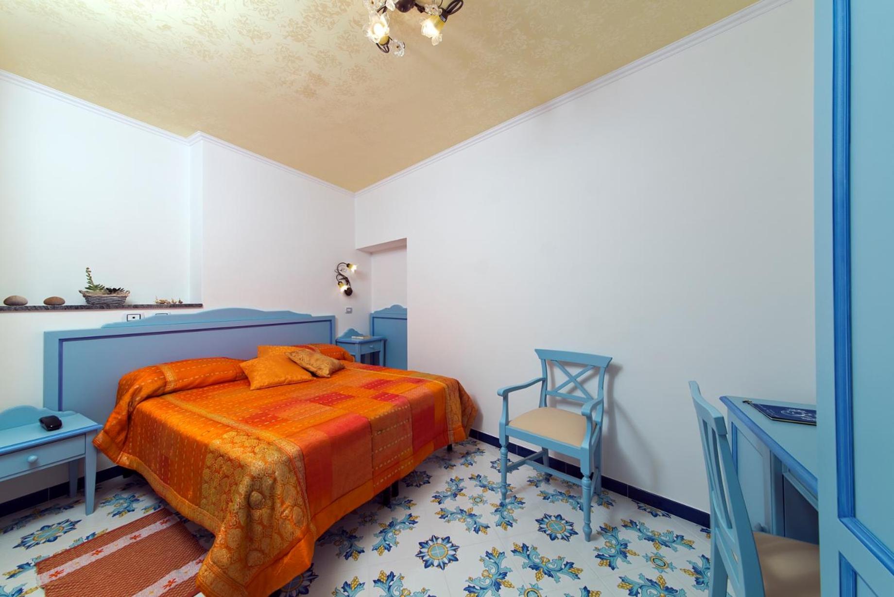 Superior Double Room with Sea View - Photo 21