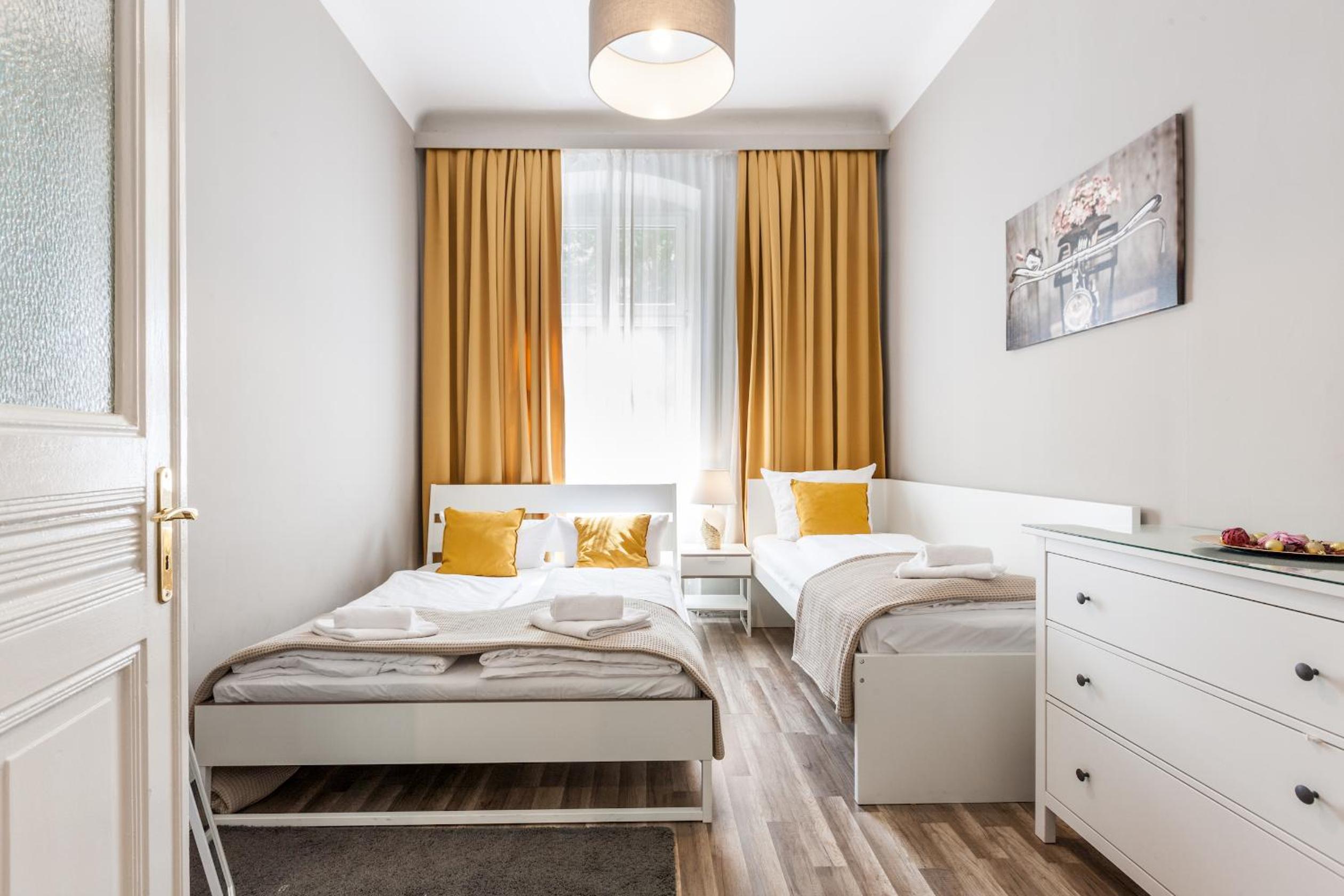Two-Bedroom Apartment with Balcony photo 2