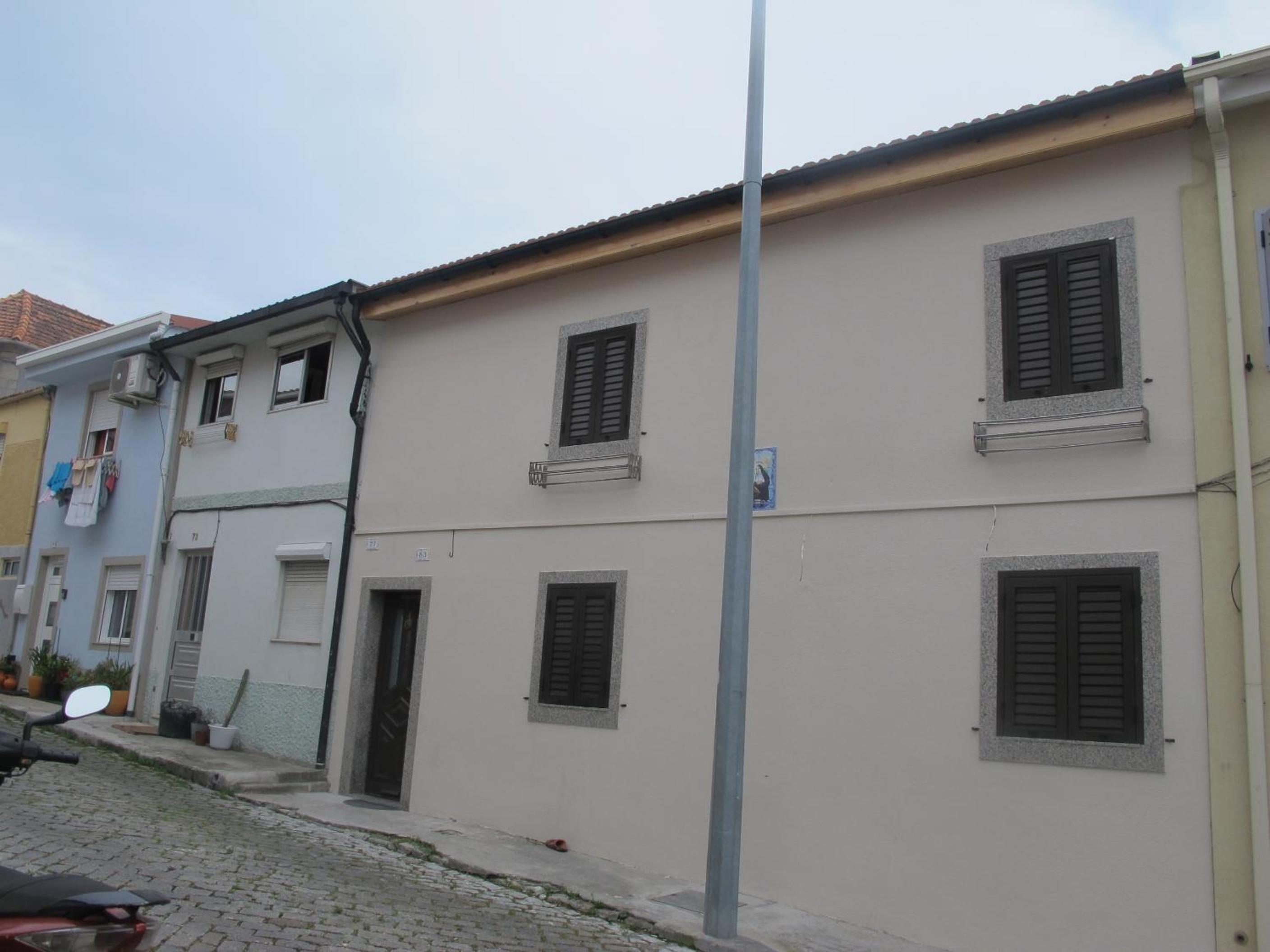 Two-Bedroom House - Photo 3